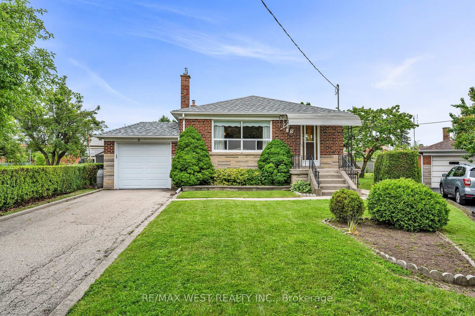 5 Picton Crescent photo 1