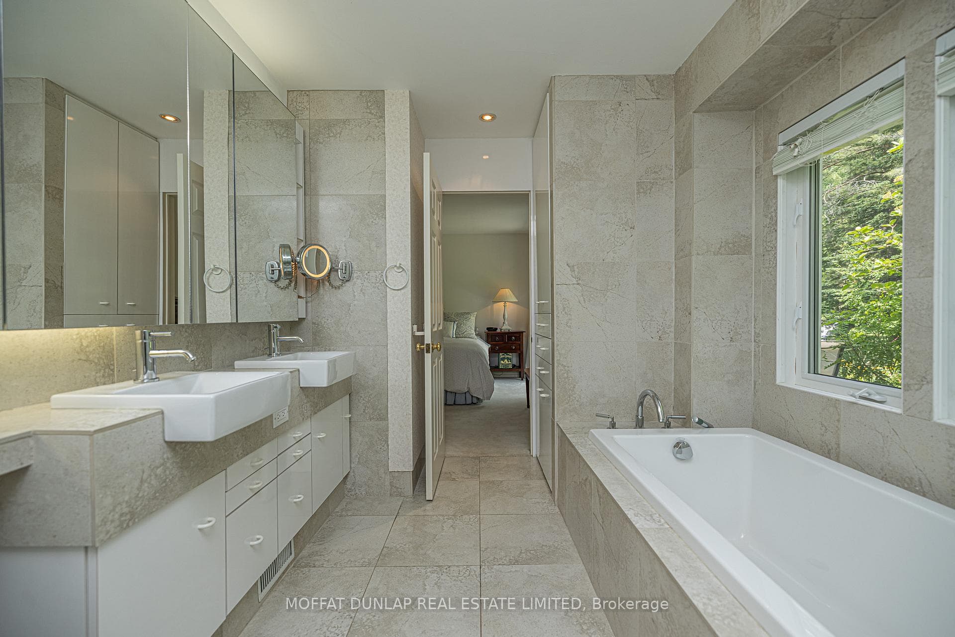 Shared Bathroom Suite