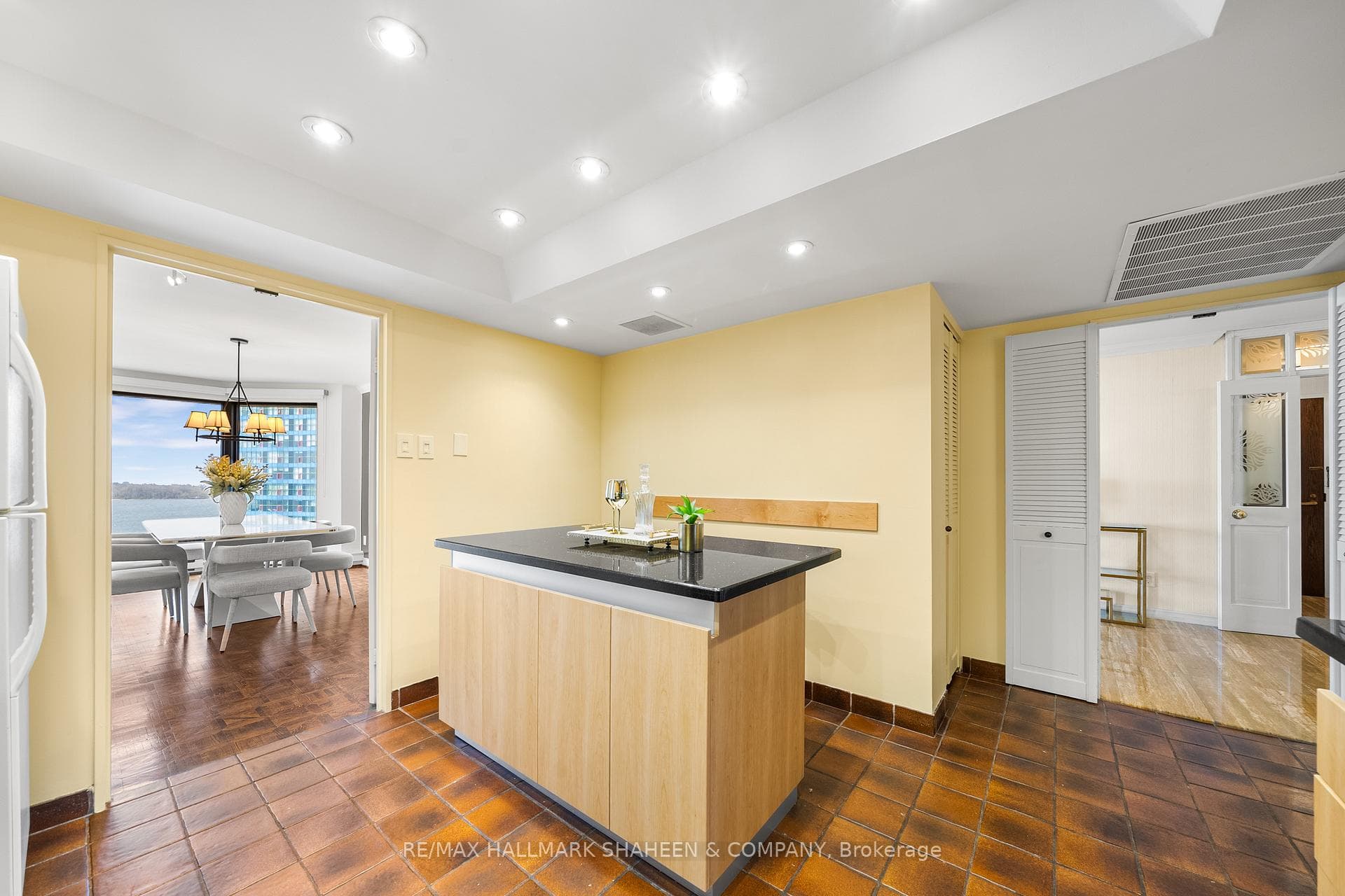 55 Harbour Square Unit 1711 photo 11