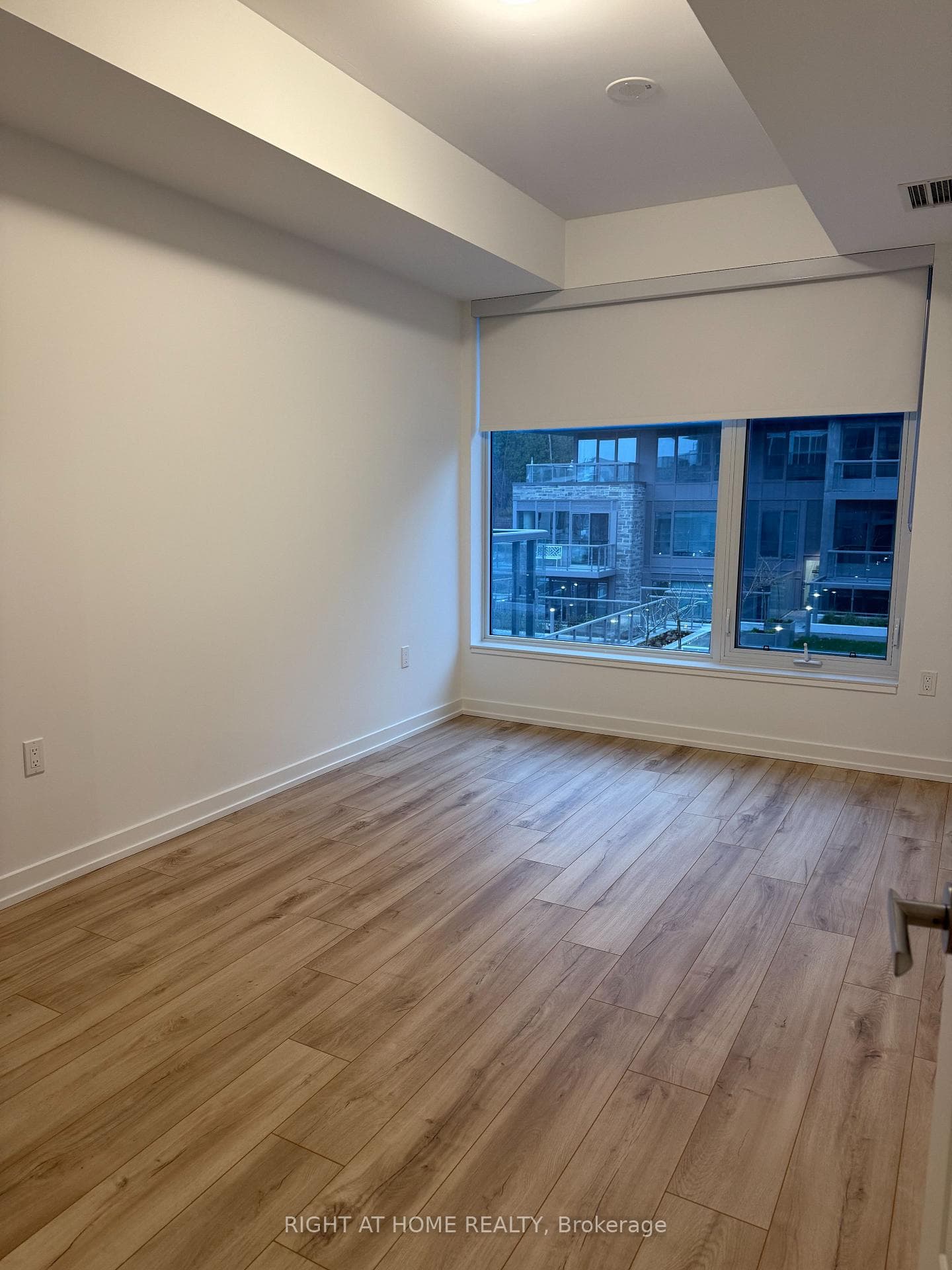 333 Sunseeker Avenue Unit 242 photo 4