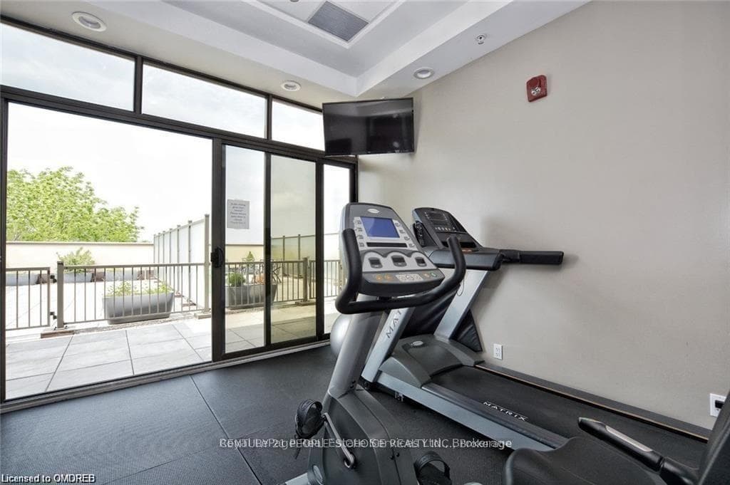 205 Lakeshore Road Unit 303 photo 32