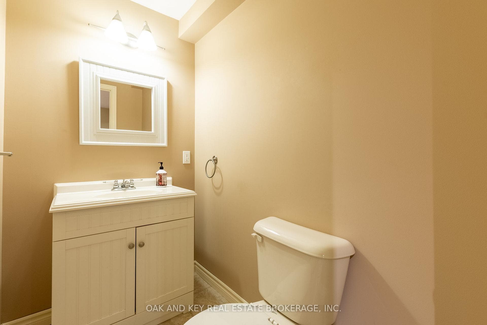 49 Jones Crescent photo 28