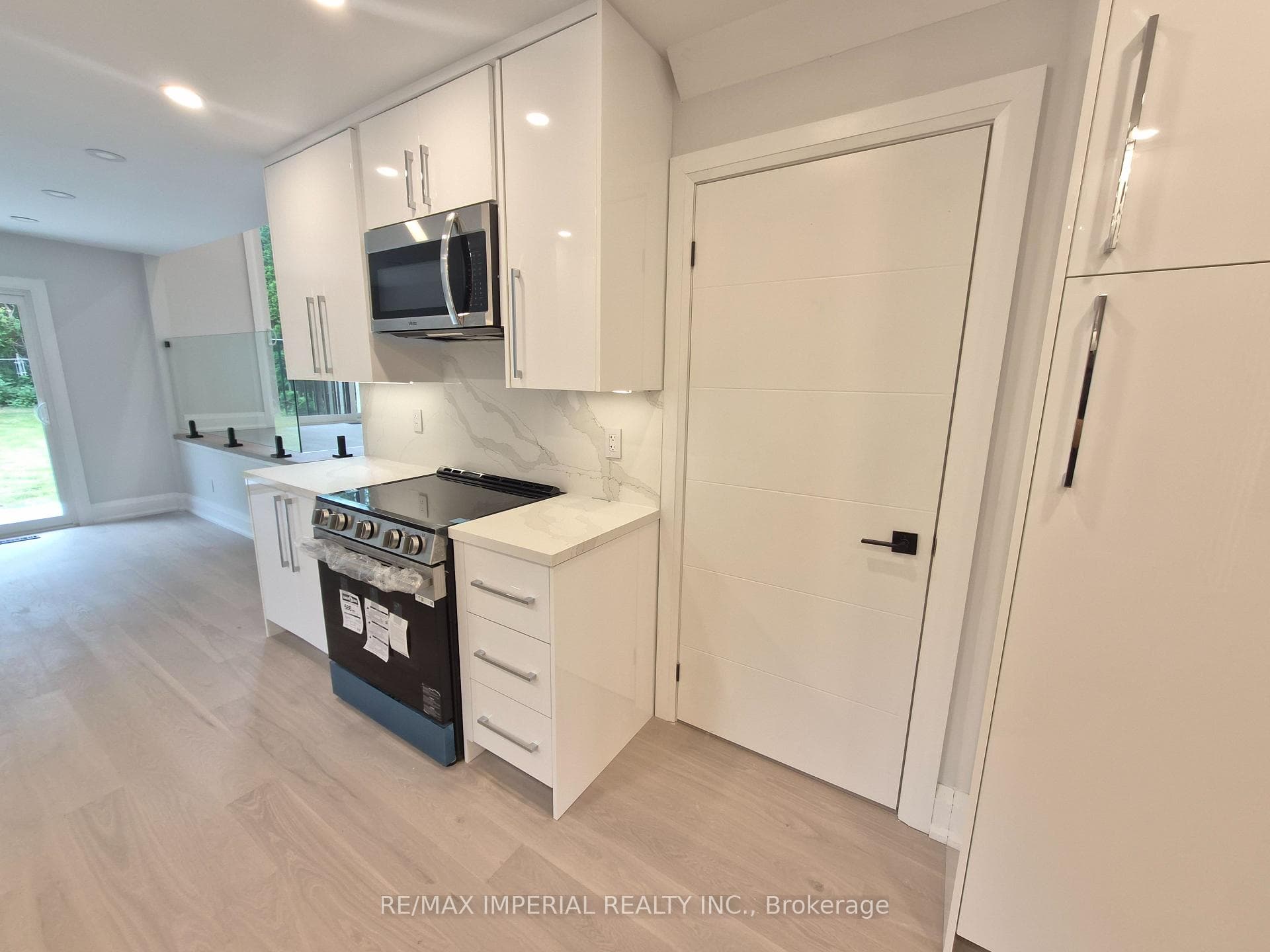 191 Avenue Road photo 16