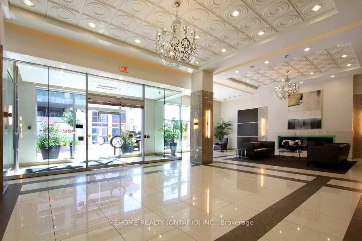 7161 Yonge Street Unit 1135 photo 17