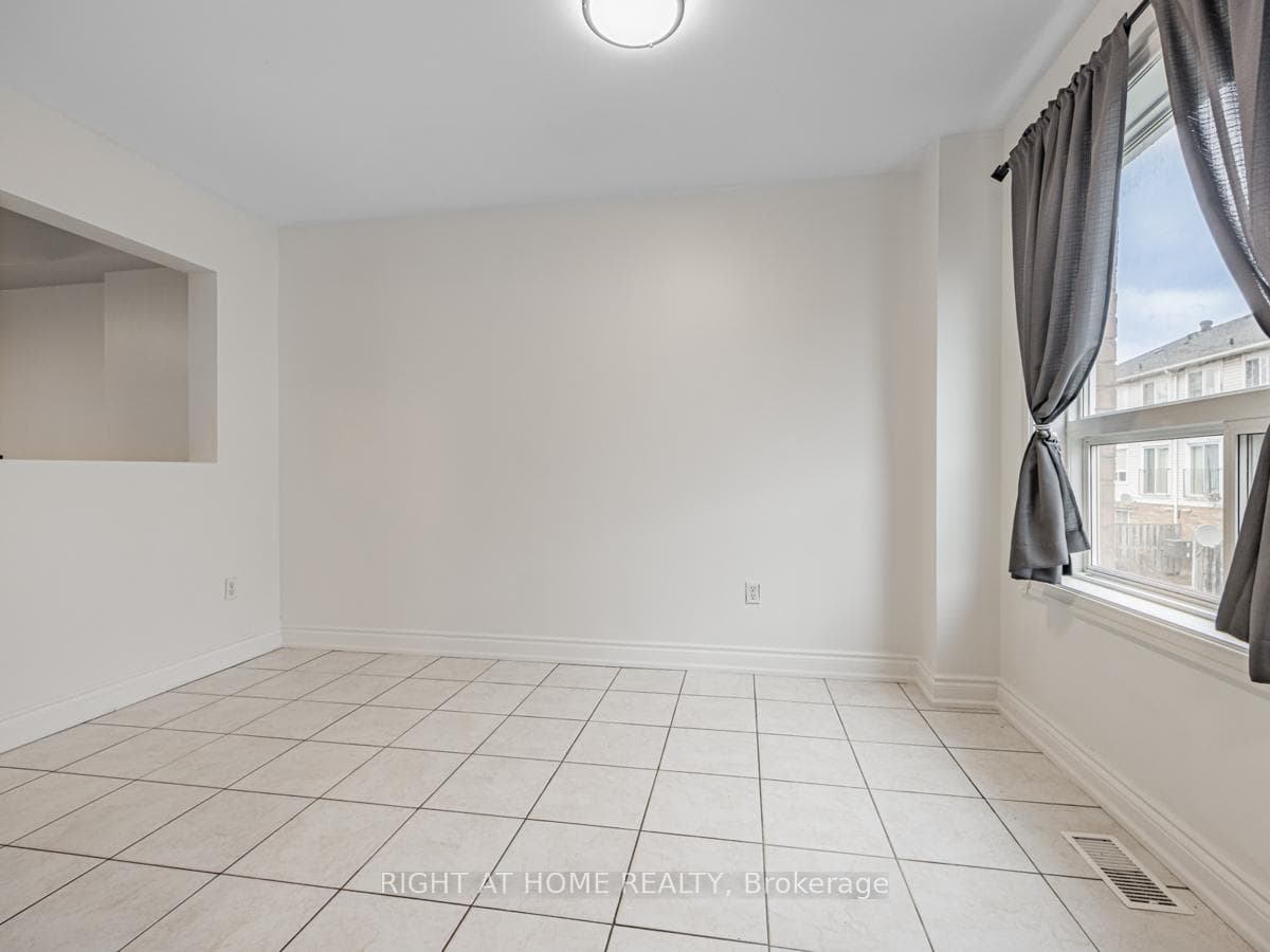 80 Acorn Place Unit 19 photo 14