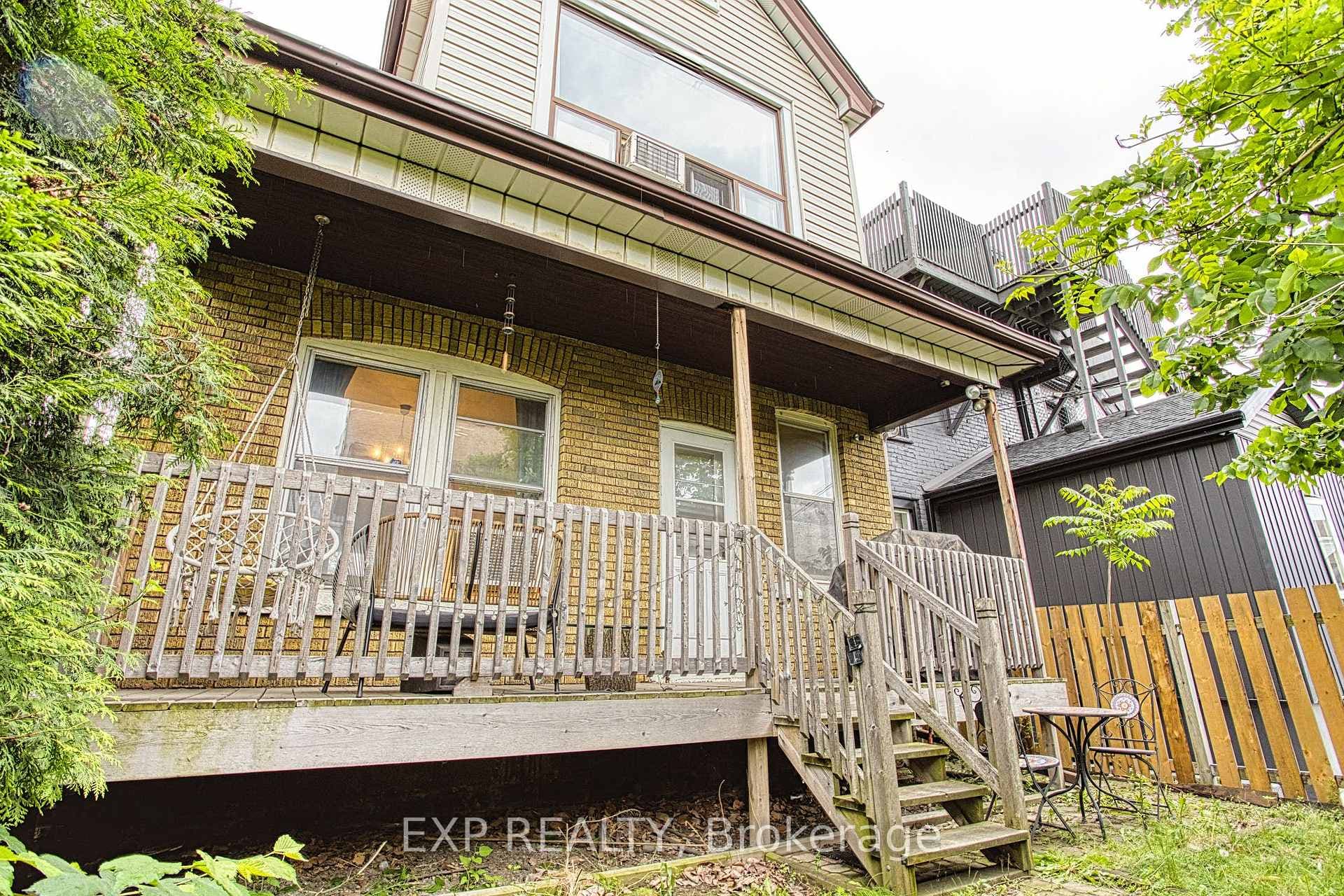 579 Wilson Street photo 22