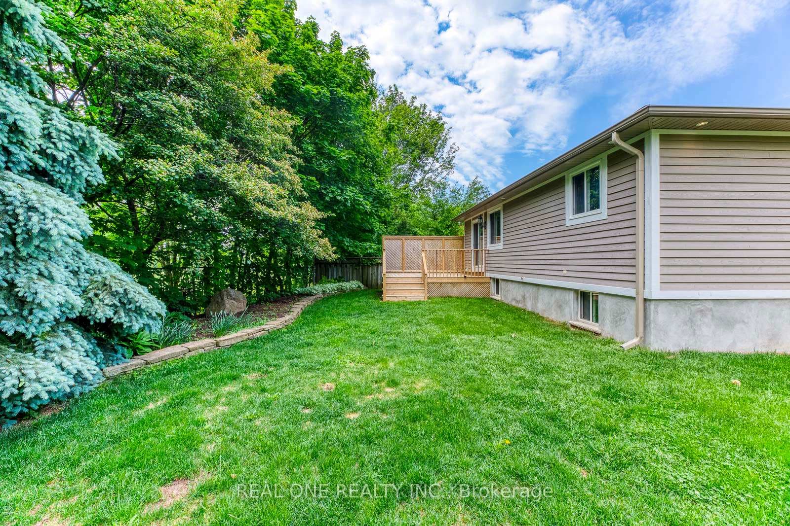 28 Osborne Crescent photo 36