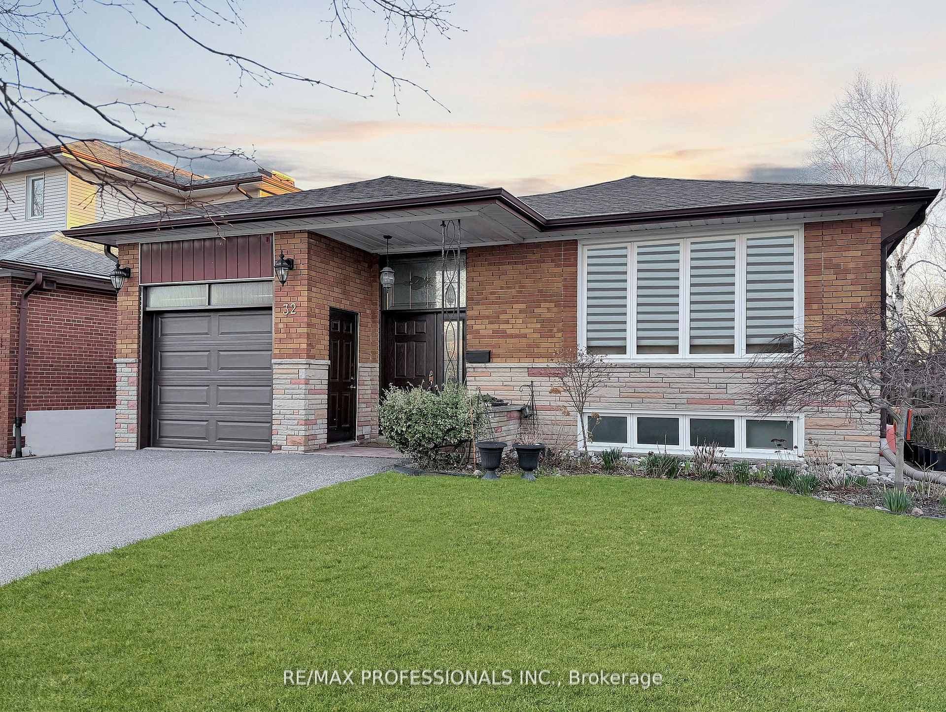 32 Sellmar Road photo 1