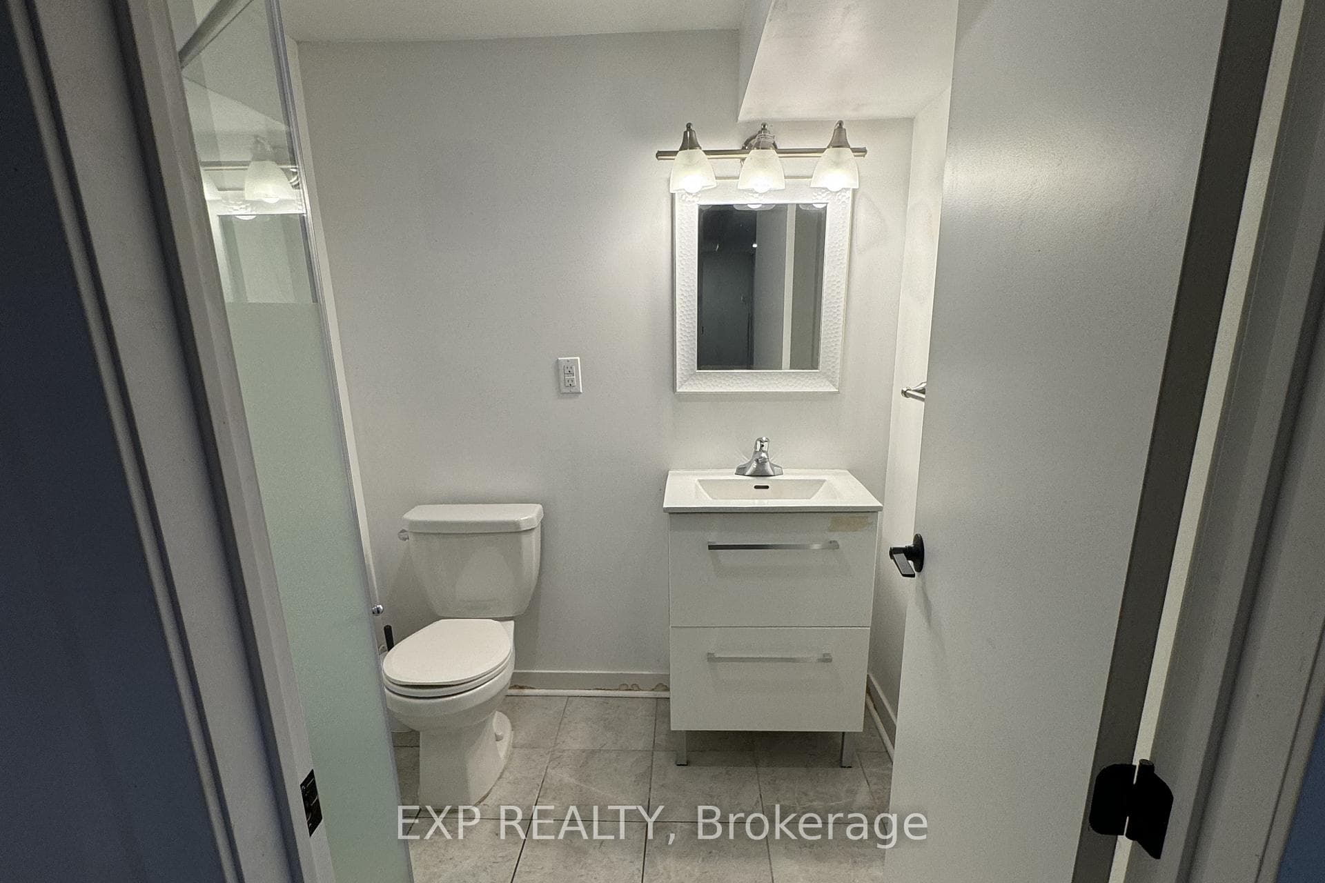 323 Montfort Street photo 20