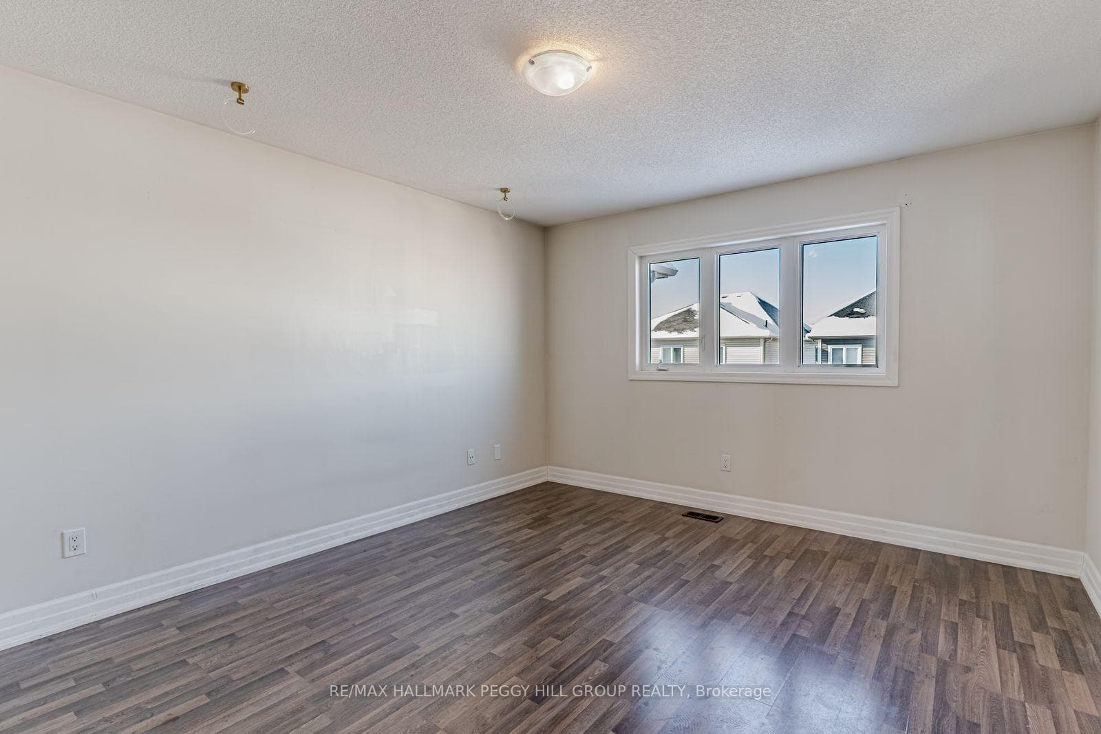 181 Wagner Crescent photo 7