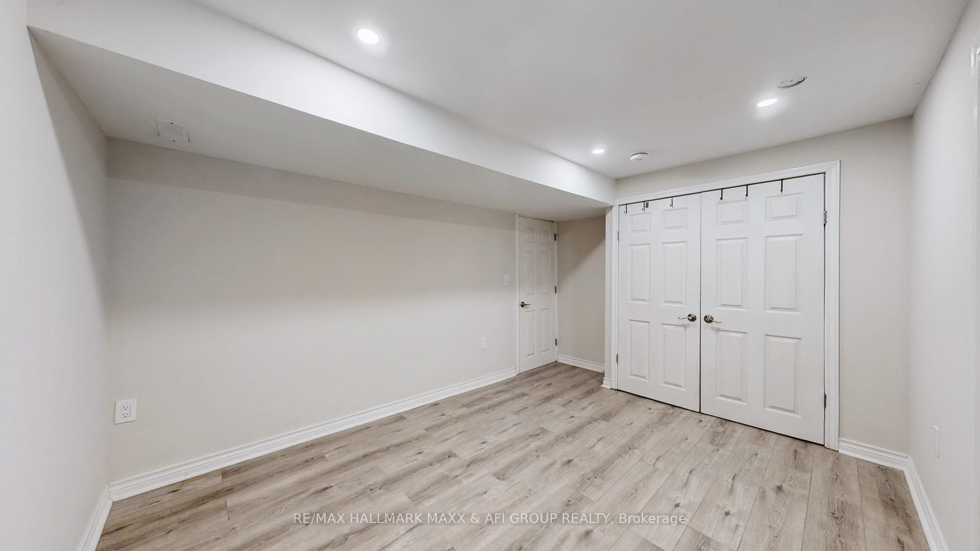 719 Shanahan Boulevard Unit Basement A photo 13