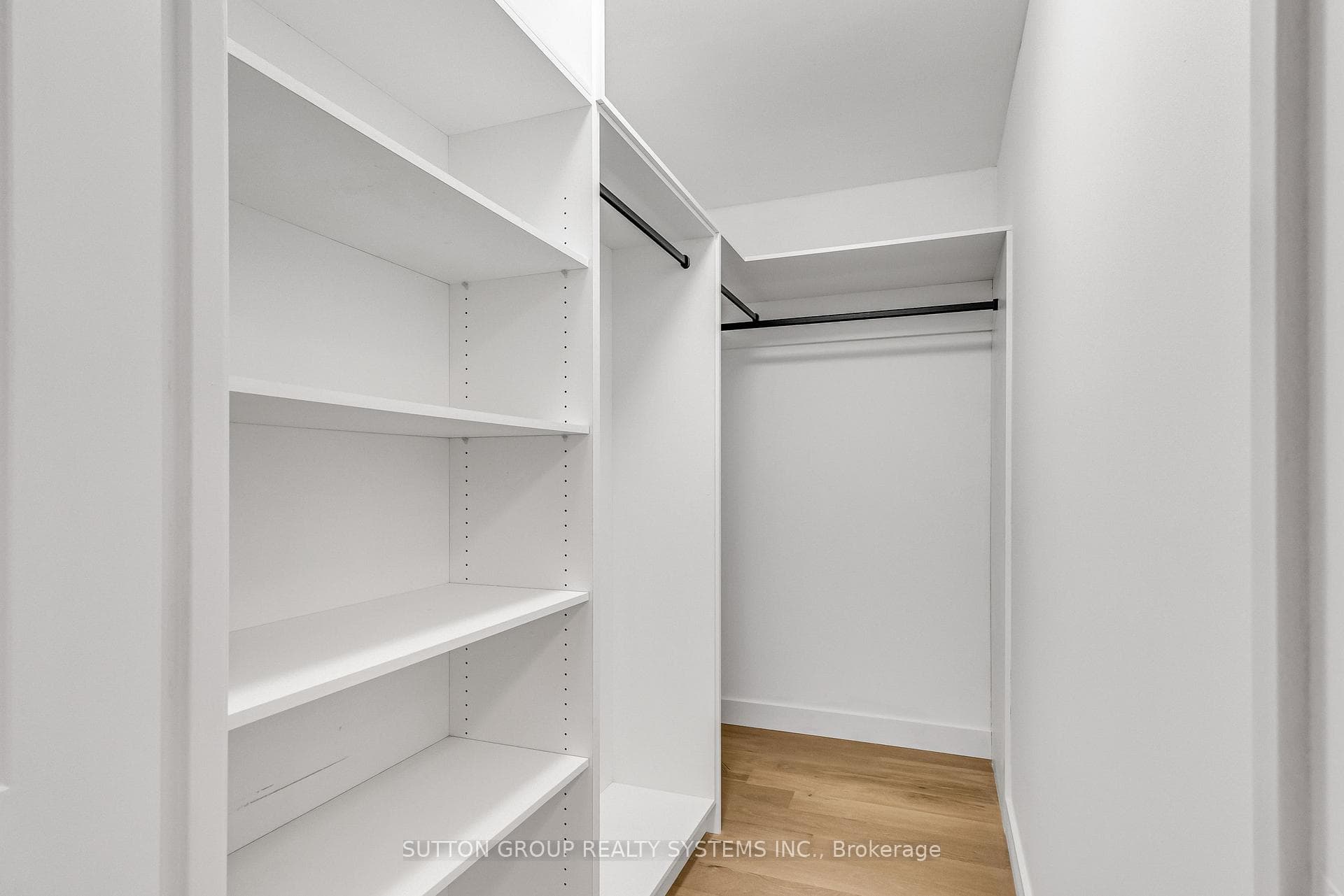 Ensuite Locker