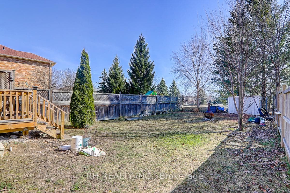 7 Woodfern Court photo 30