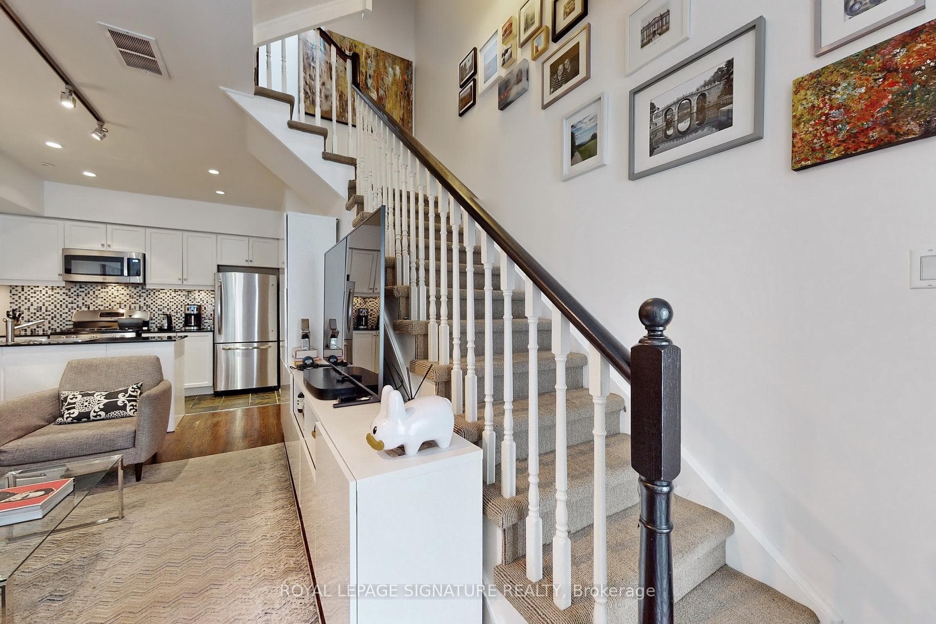 6 Wellesley Place Unit 42 photo 7
