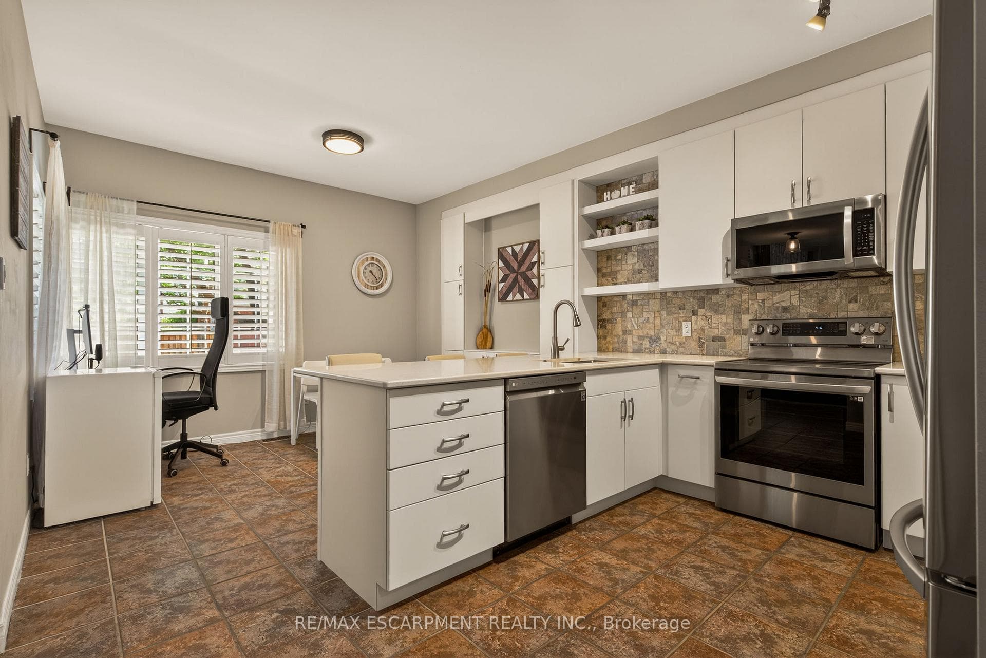 100 Beddoe Drive Unit 20 photo 5