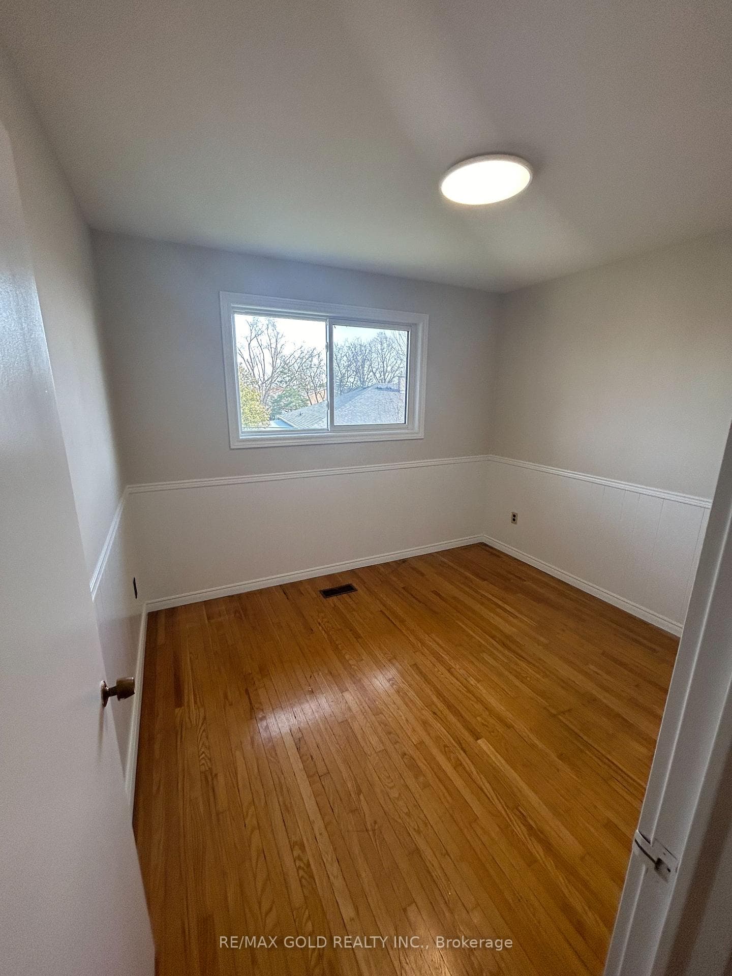 19 Argyle Crescent photo 15