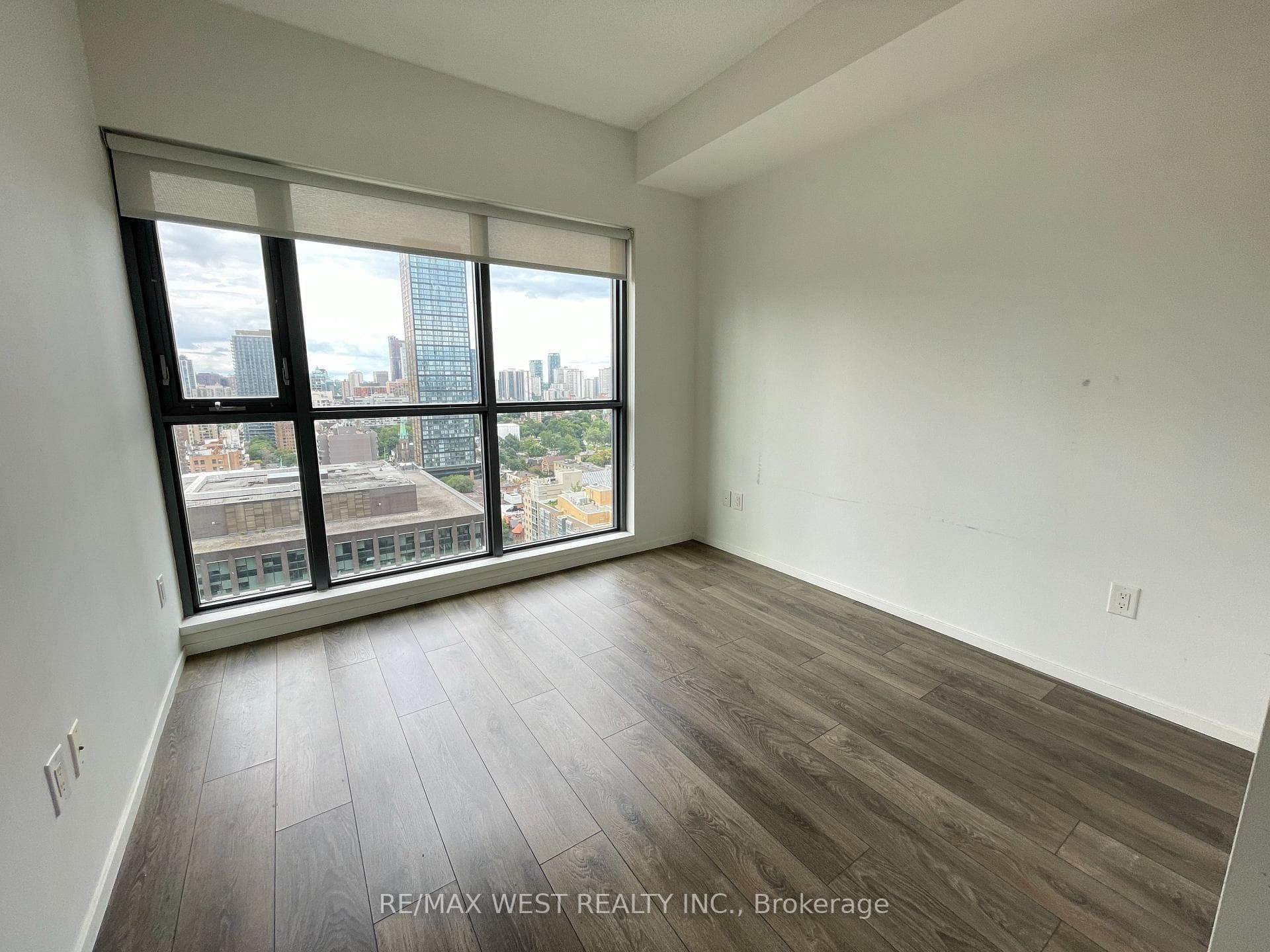 159 DUNDAS Street Unit 2309 photo 6