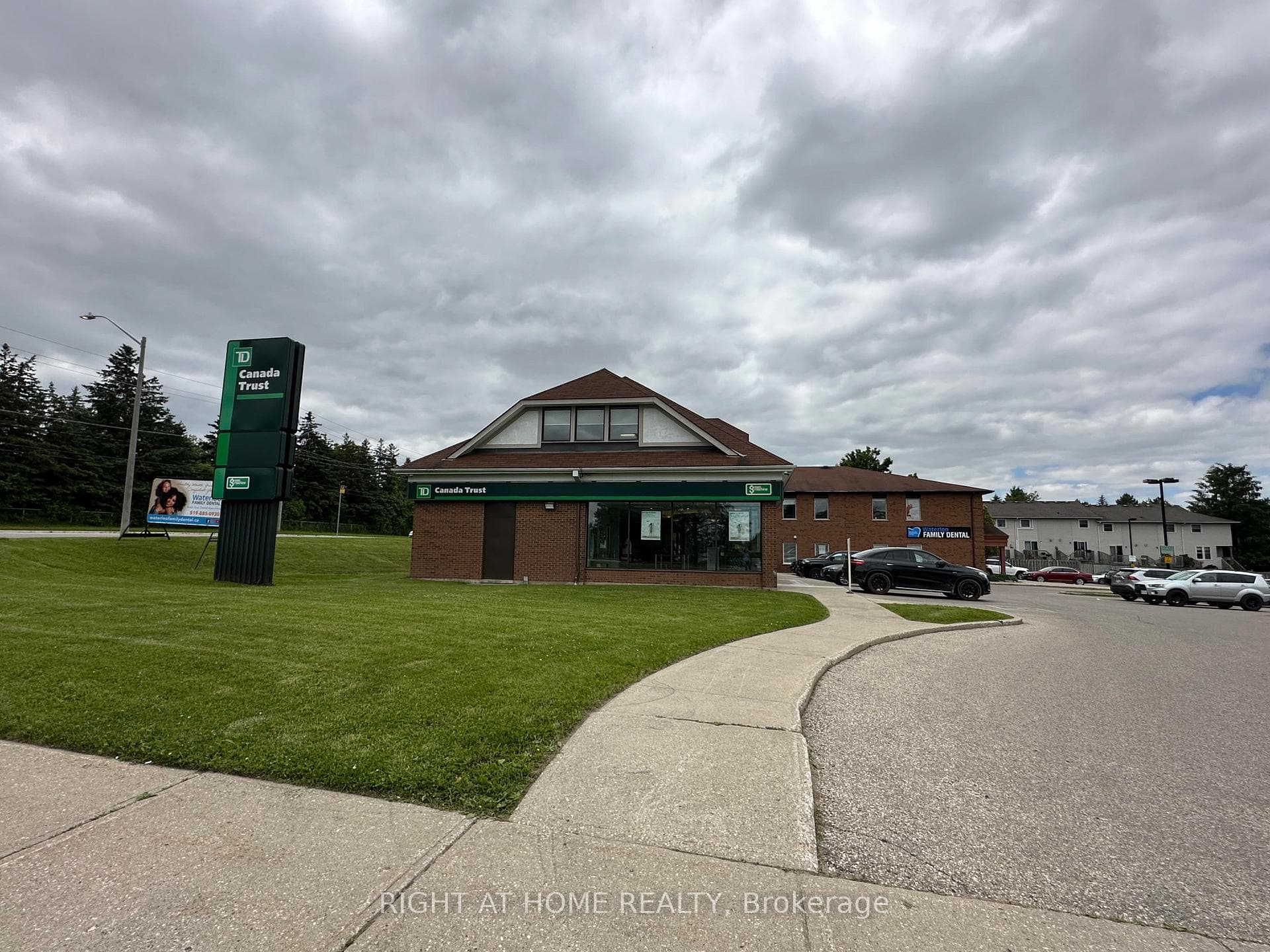 5' walk to local bank