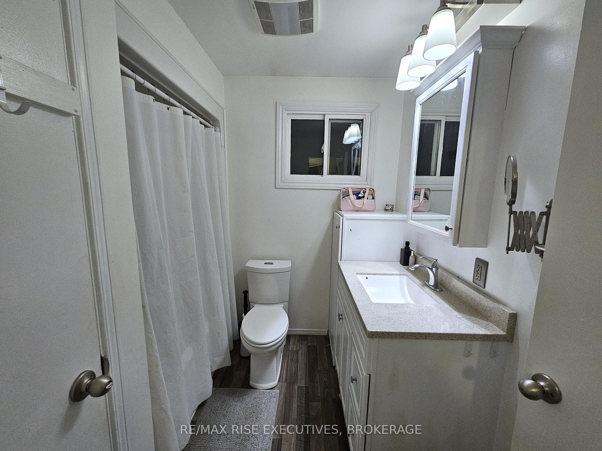 158 Joseph Street photo 10