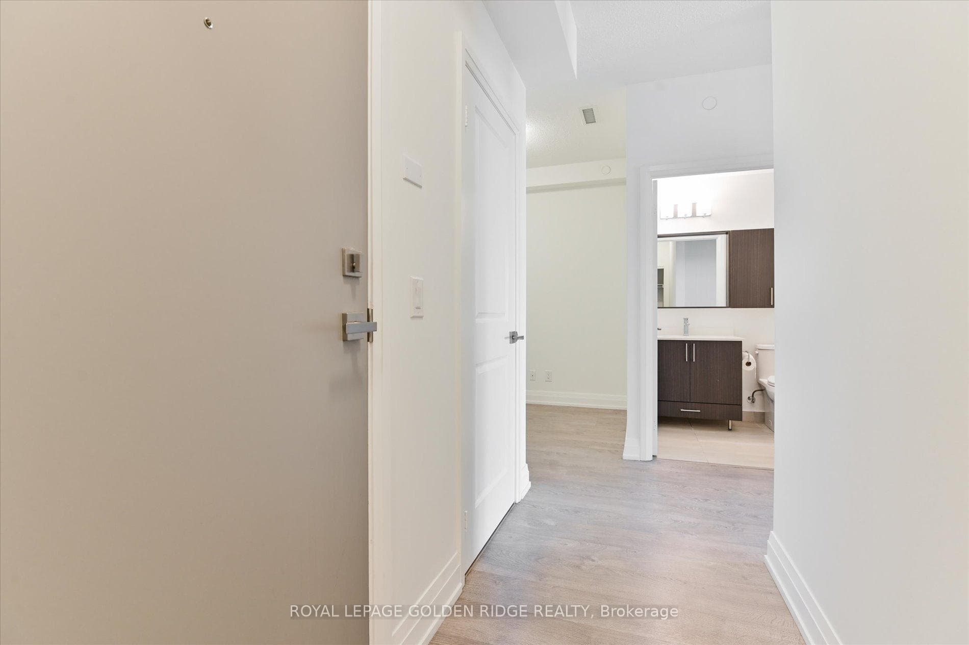 591 Sheppard Avenue Unit 521 photo 13