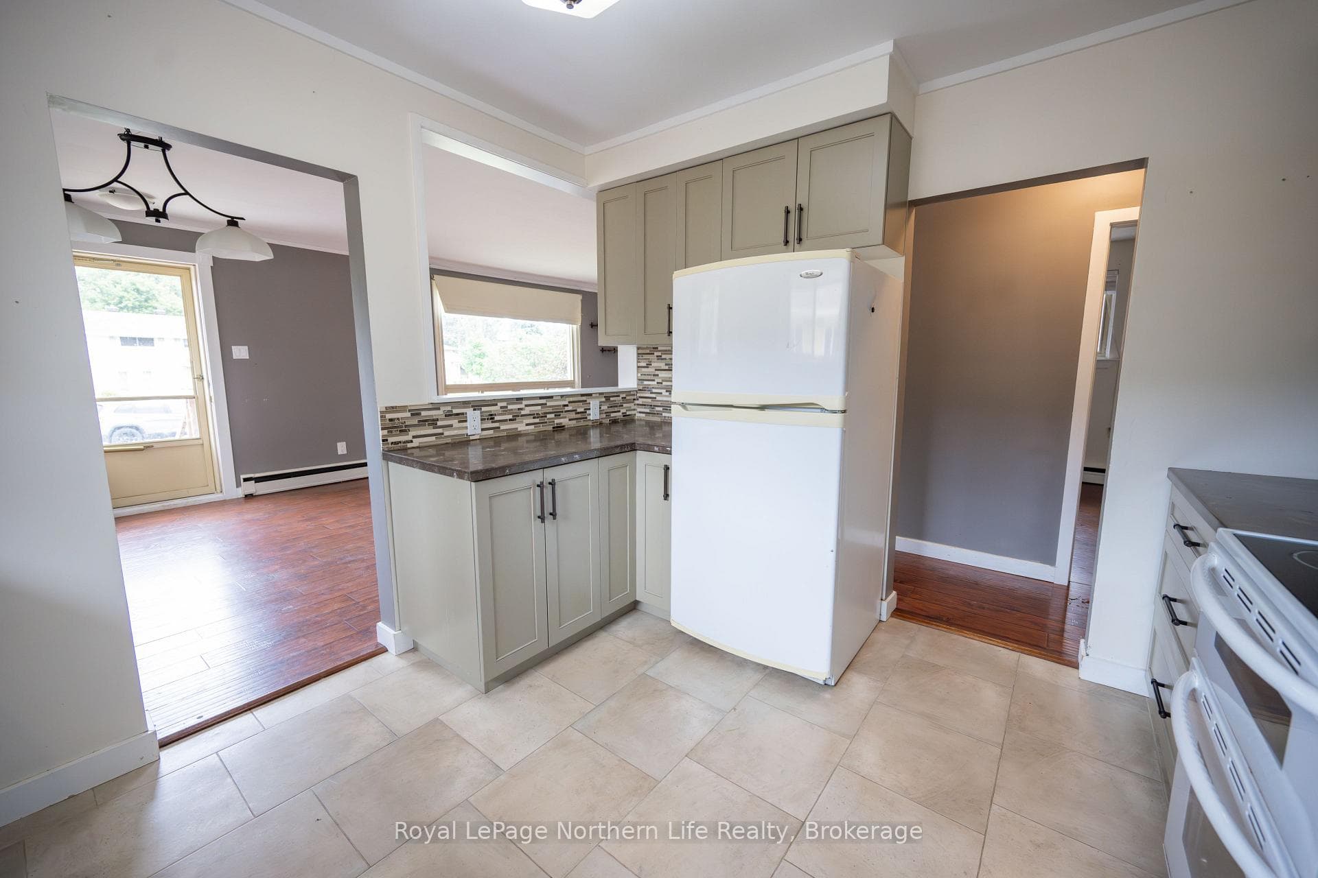 197 Gladstone Avenue photo 18