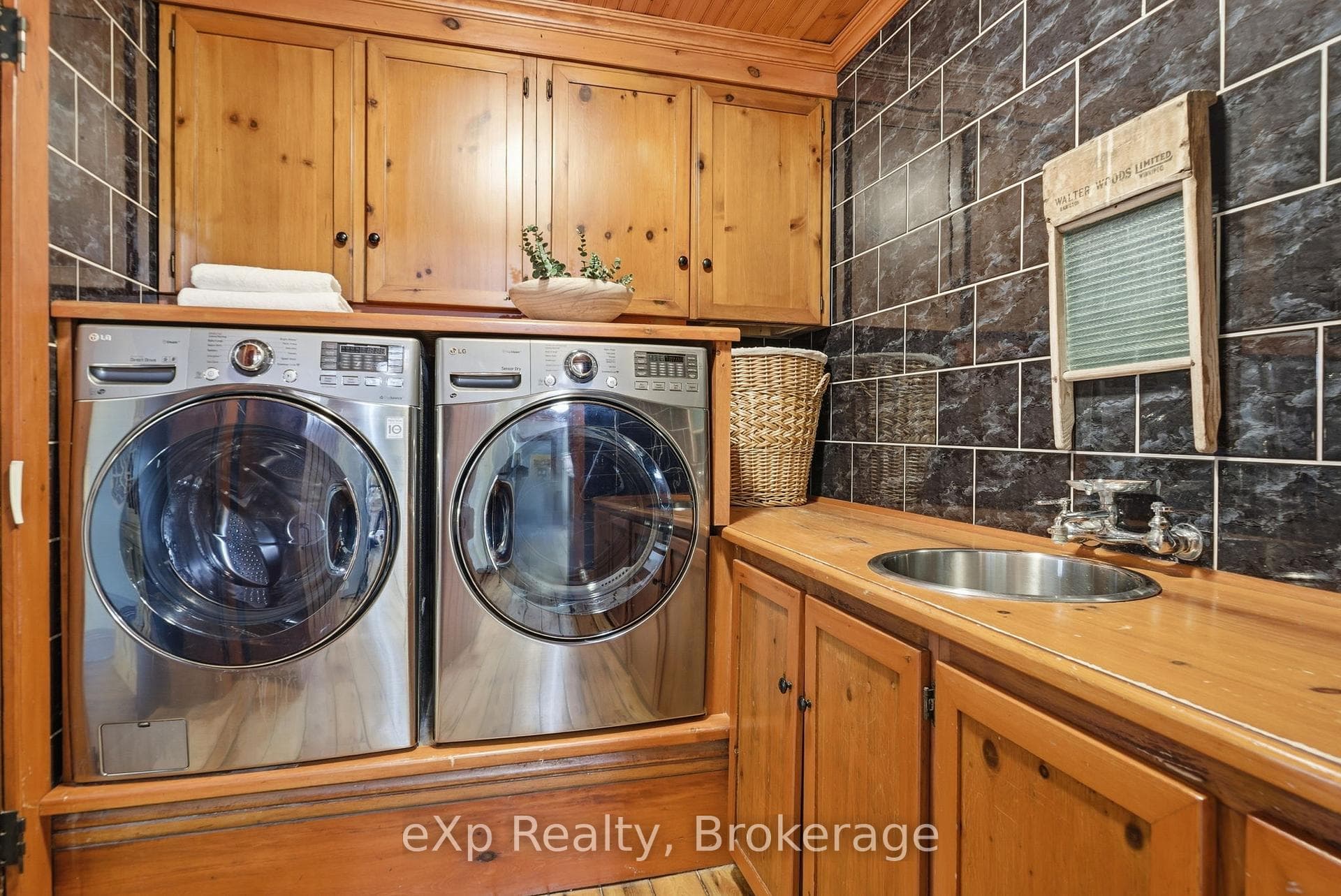 4081 Burnham Street photo 14