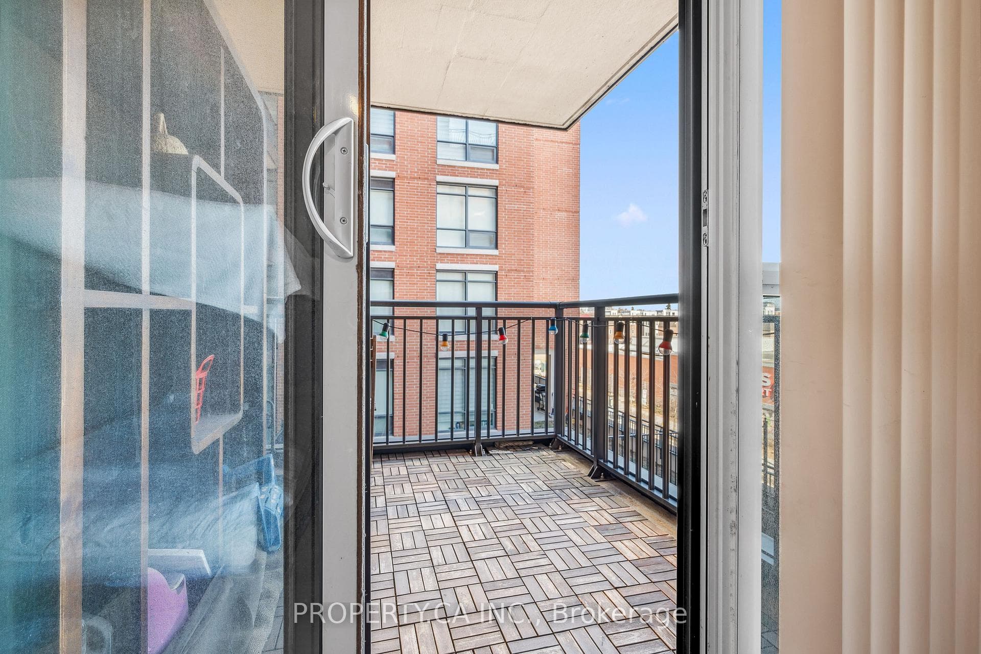 800 Lawrence Avenue Unit 306 photo 17