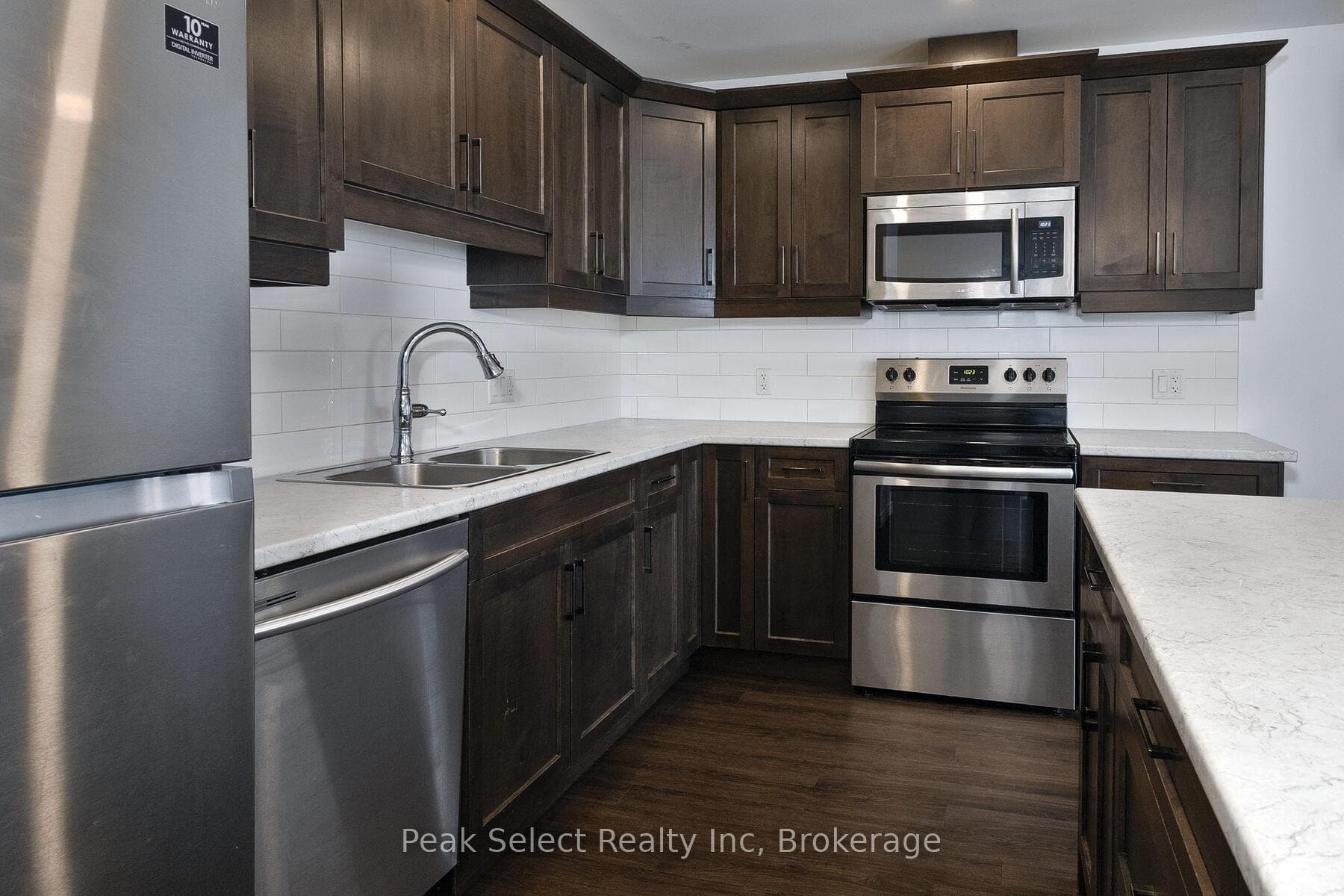 275 Mccourt Place photo 11