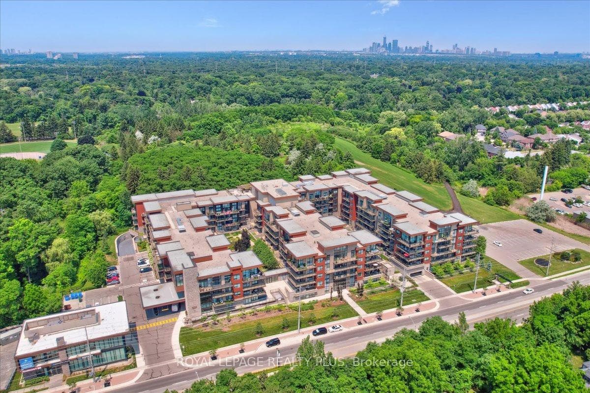 1575 Lakeshore Road Unit 117 photo 45
