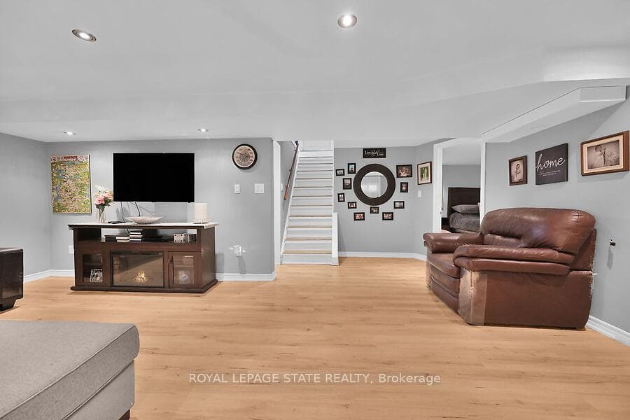 67 Cameron Avenue photo 28