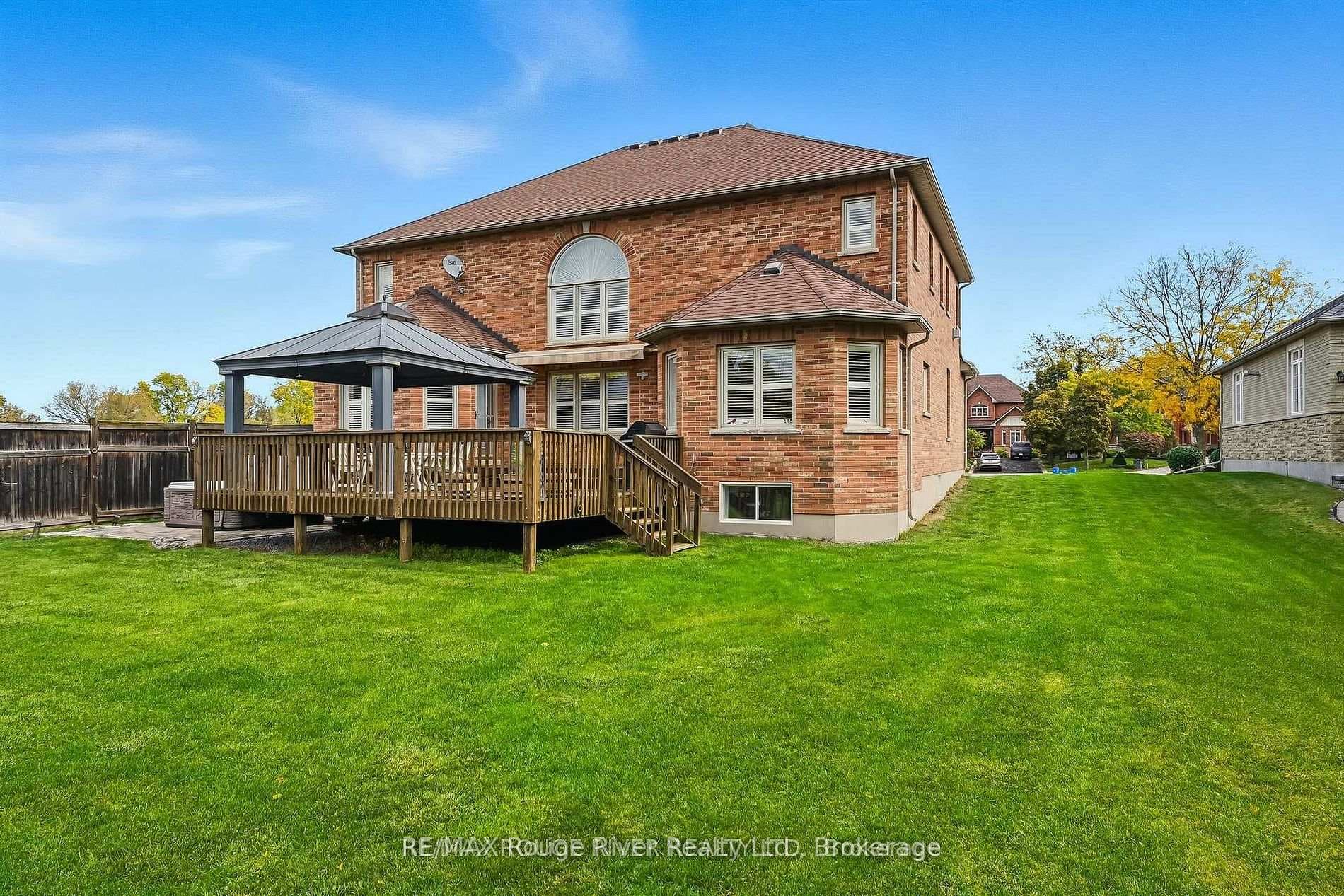 30 Hanover Court photo 45
