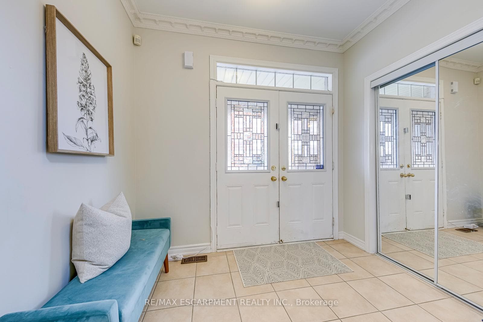 470 Peter Rupert Avenue photo 3