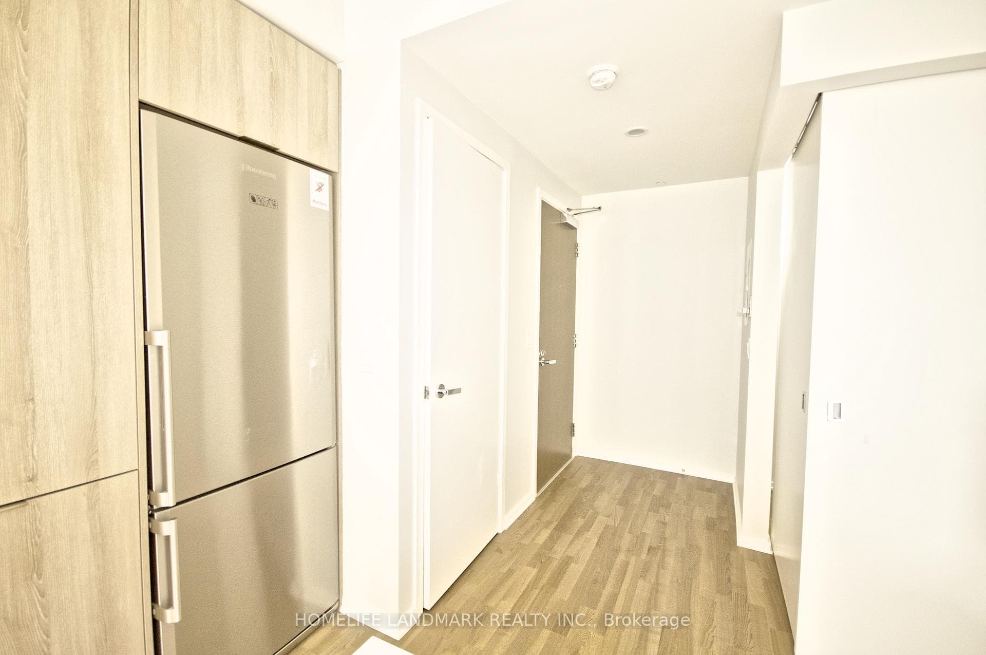 1 Bloor Street Unit 809 photo 4
