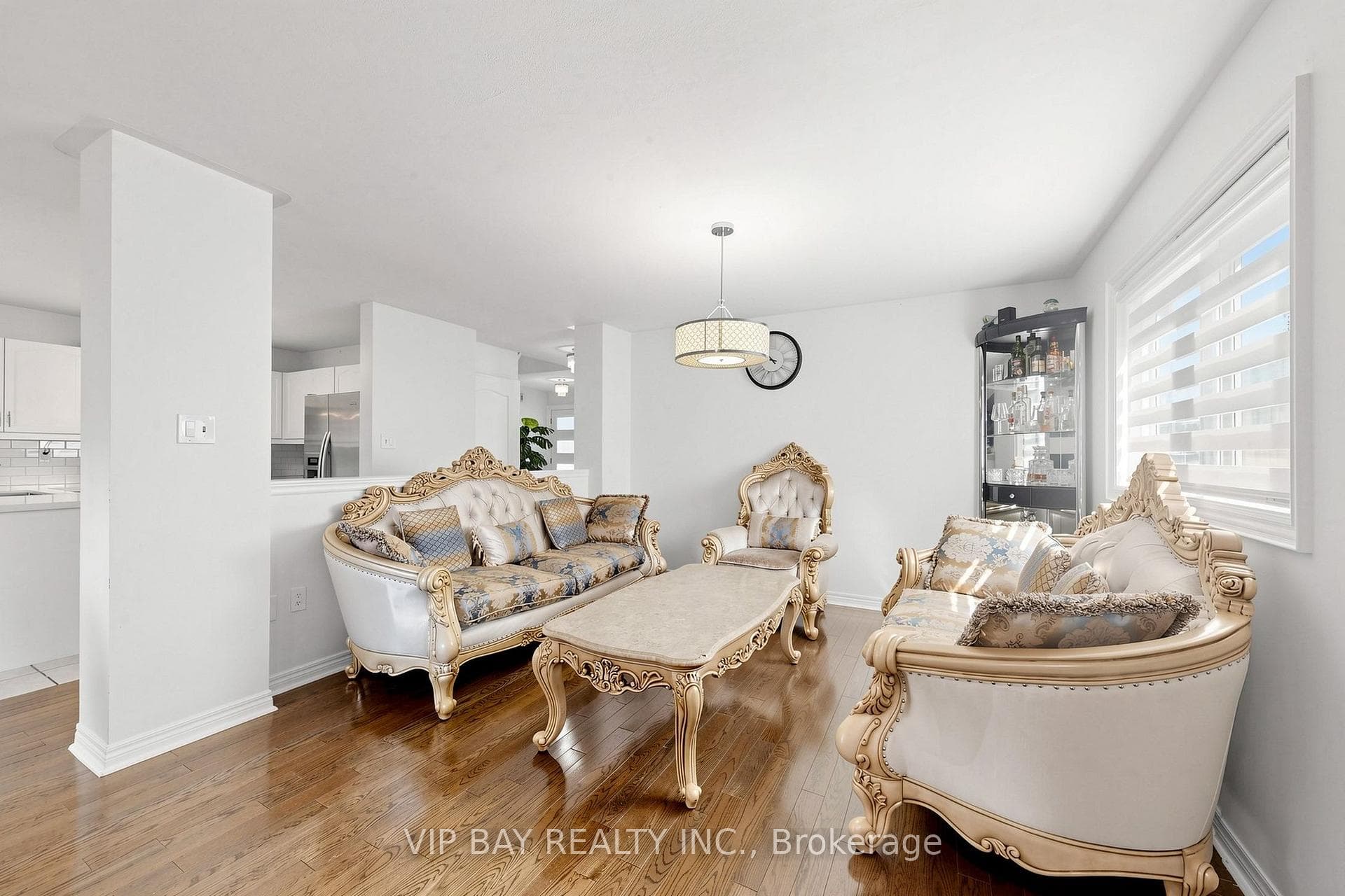 77 Amberview Drive photo 4
