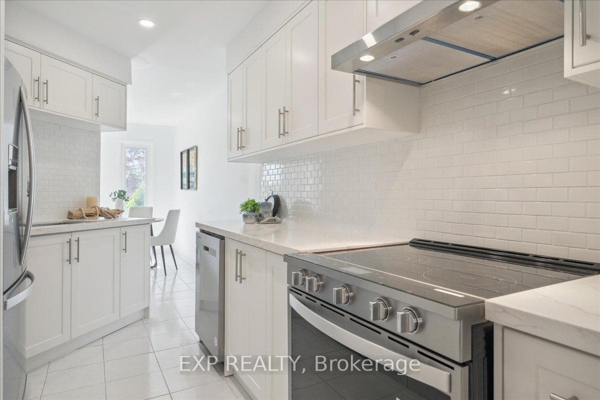 365 Tailfeather Crescent Unit 30 photo 8