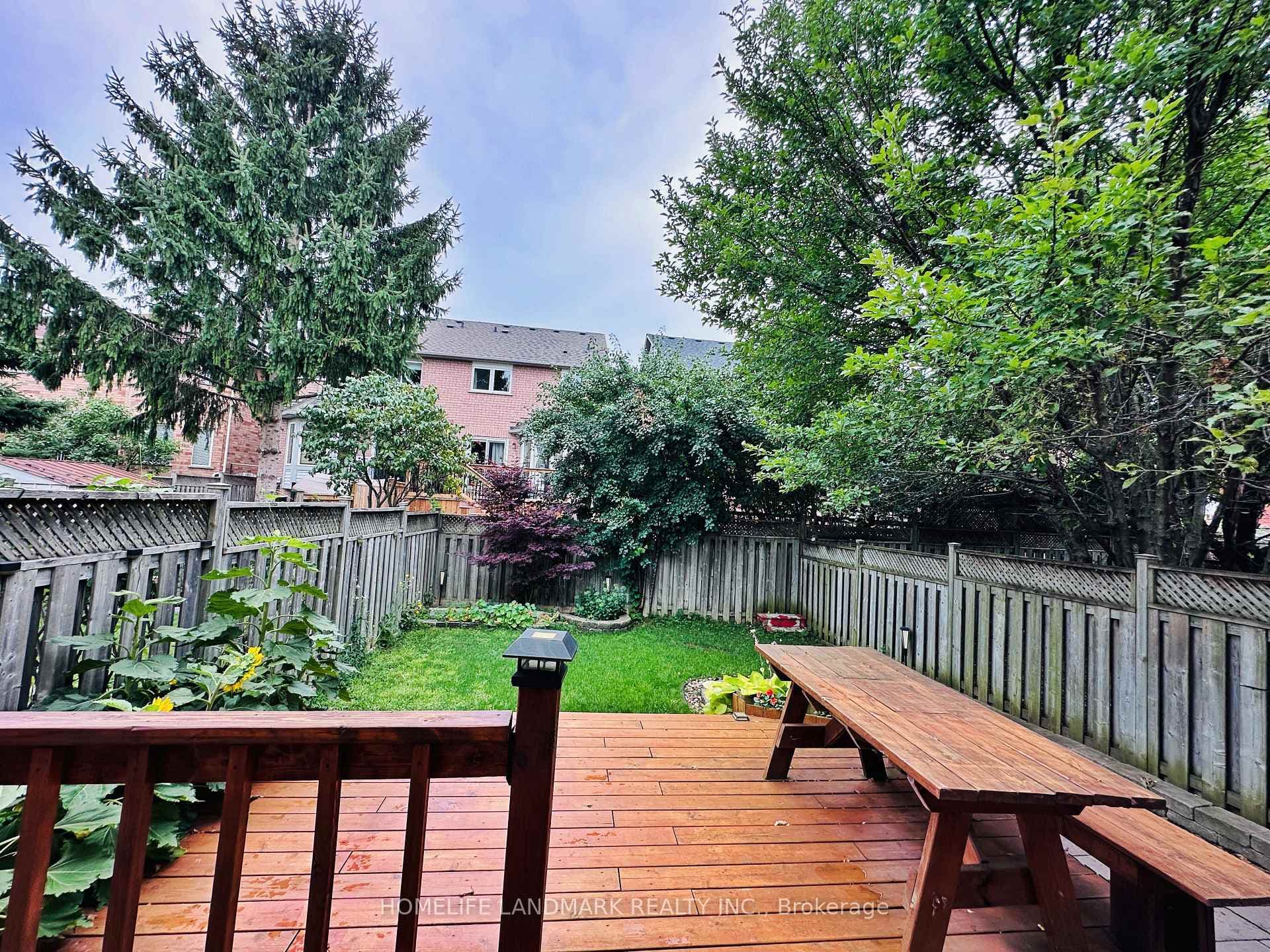 61 Marathon Avenue photo 12