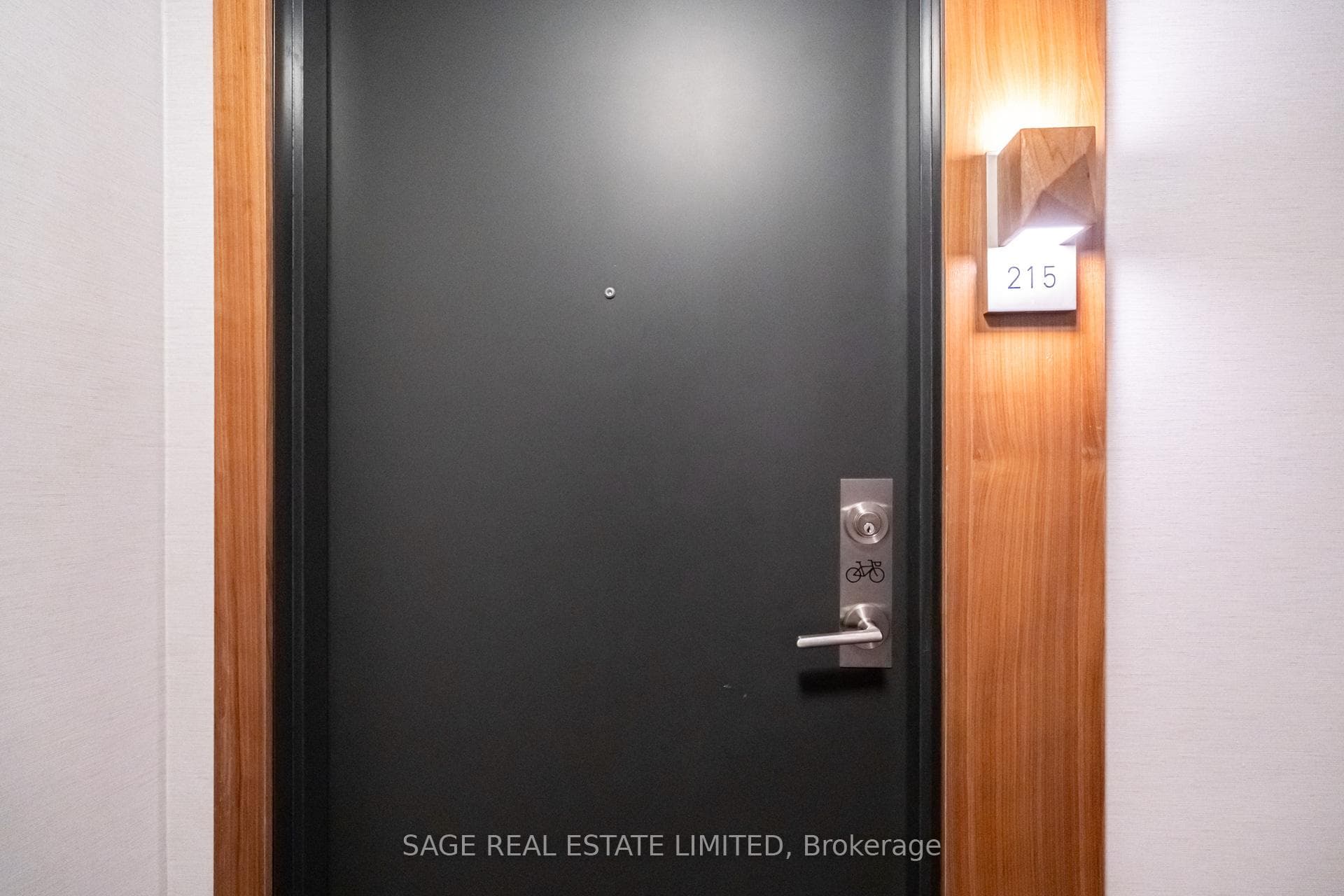 1 Neighbourhood Lane Unit 215 photo 3