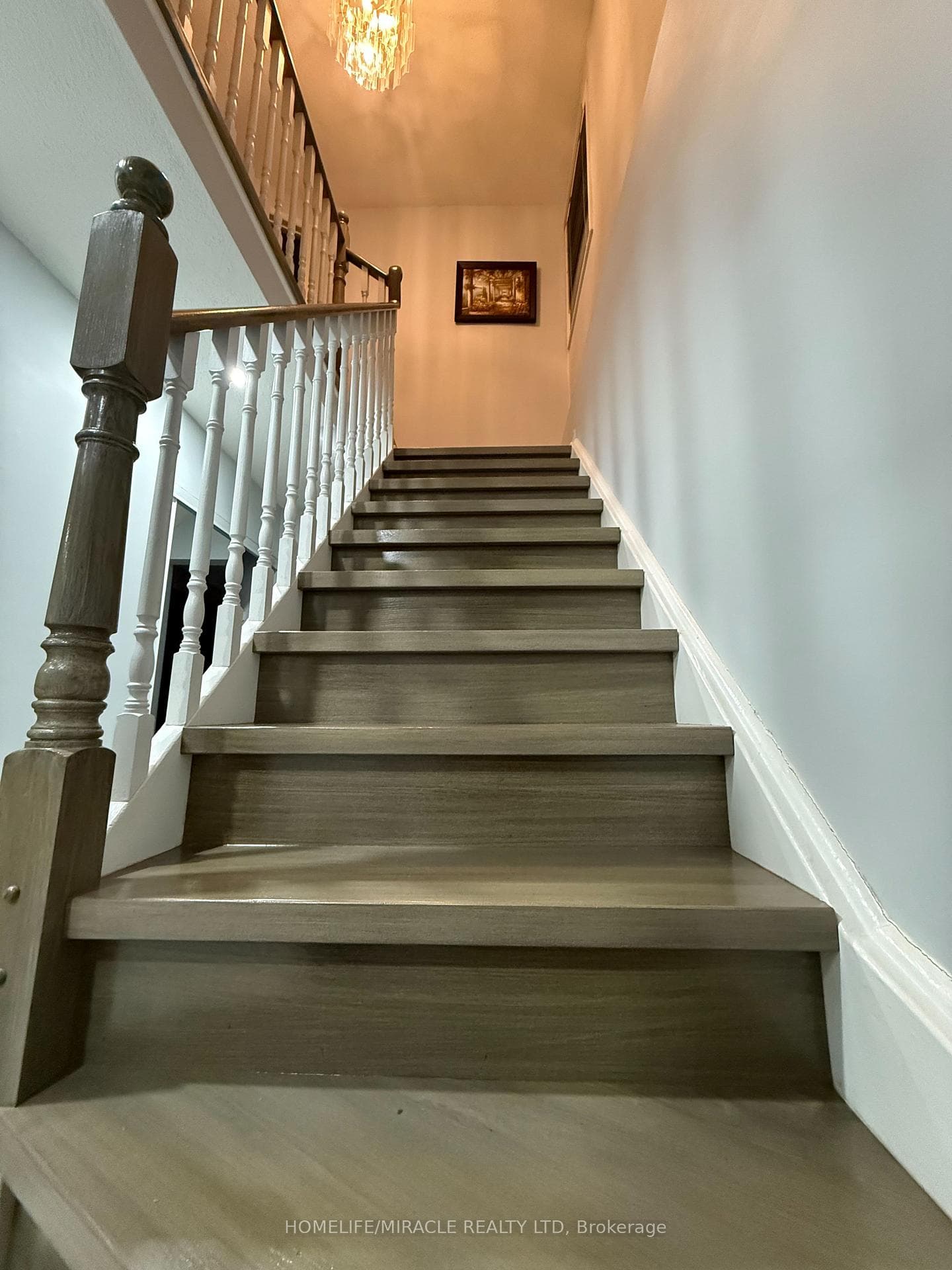 163 Mabley Crescent photo 8