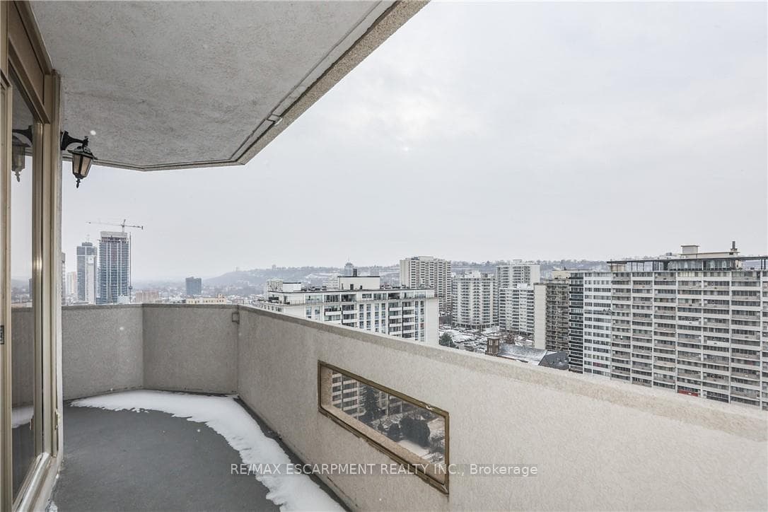 67 Caroline Street Unit 1801 photo 9
