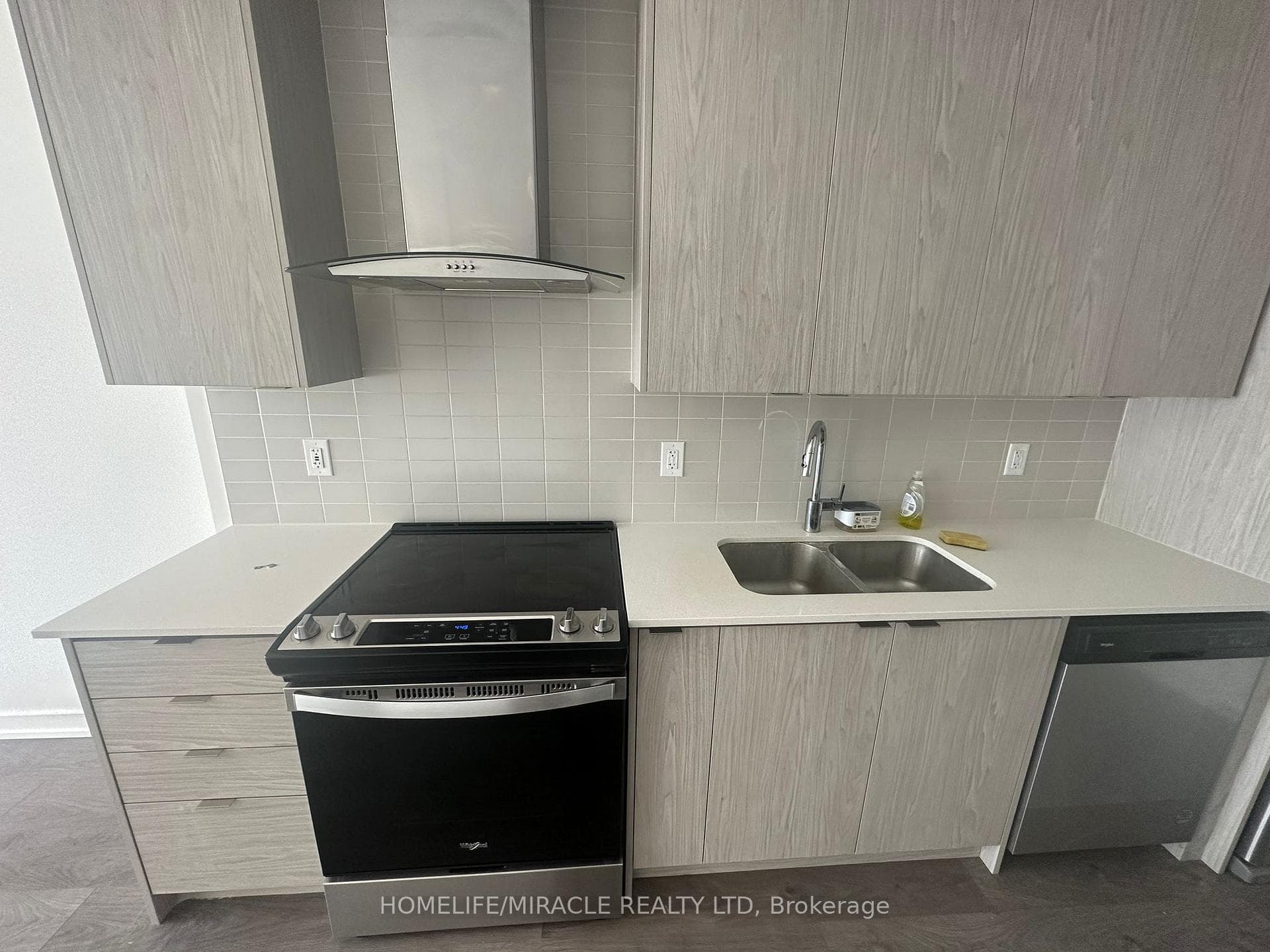 55 Duke Street Unit 402 photo 12