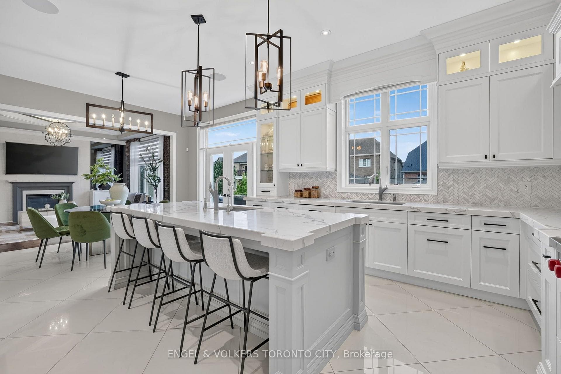 14 Coppermine Court photo 16