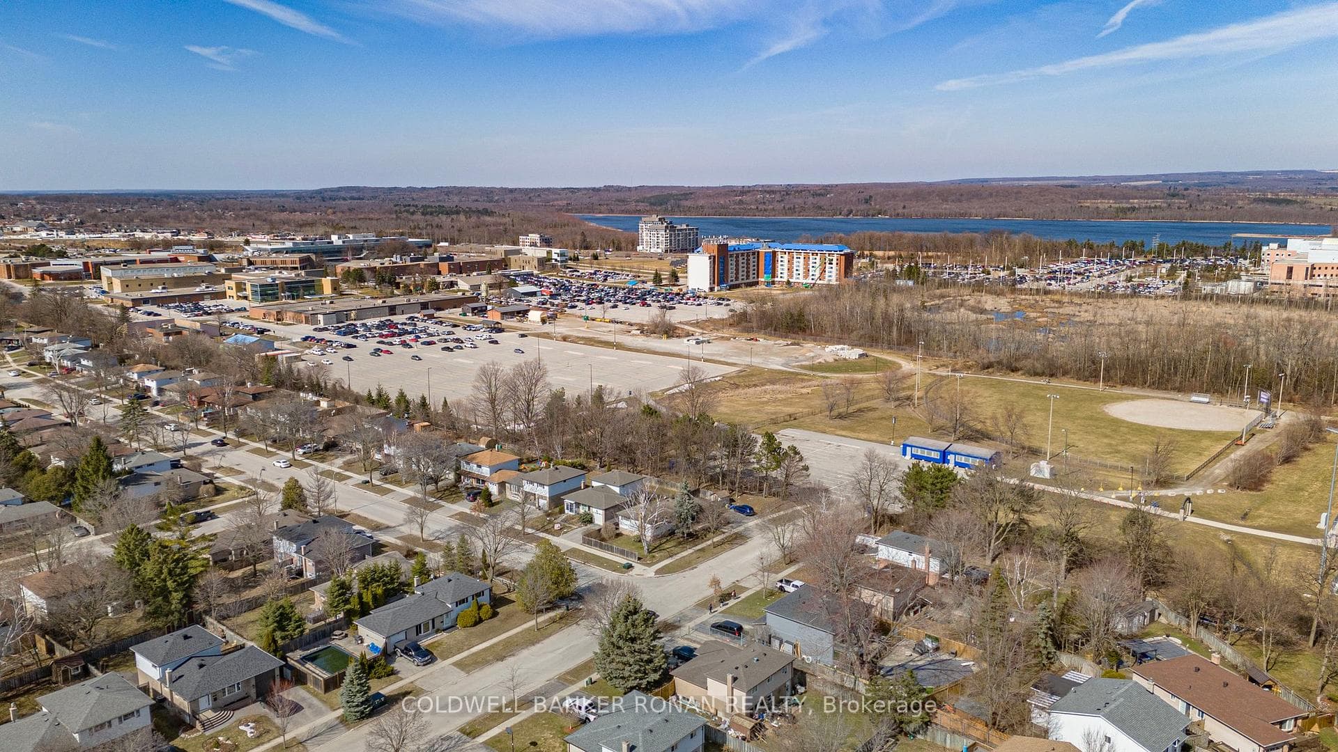 89 Hickling Trail photo 38
