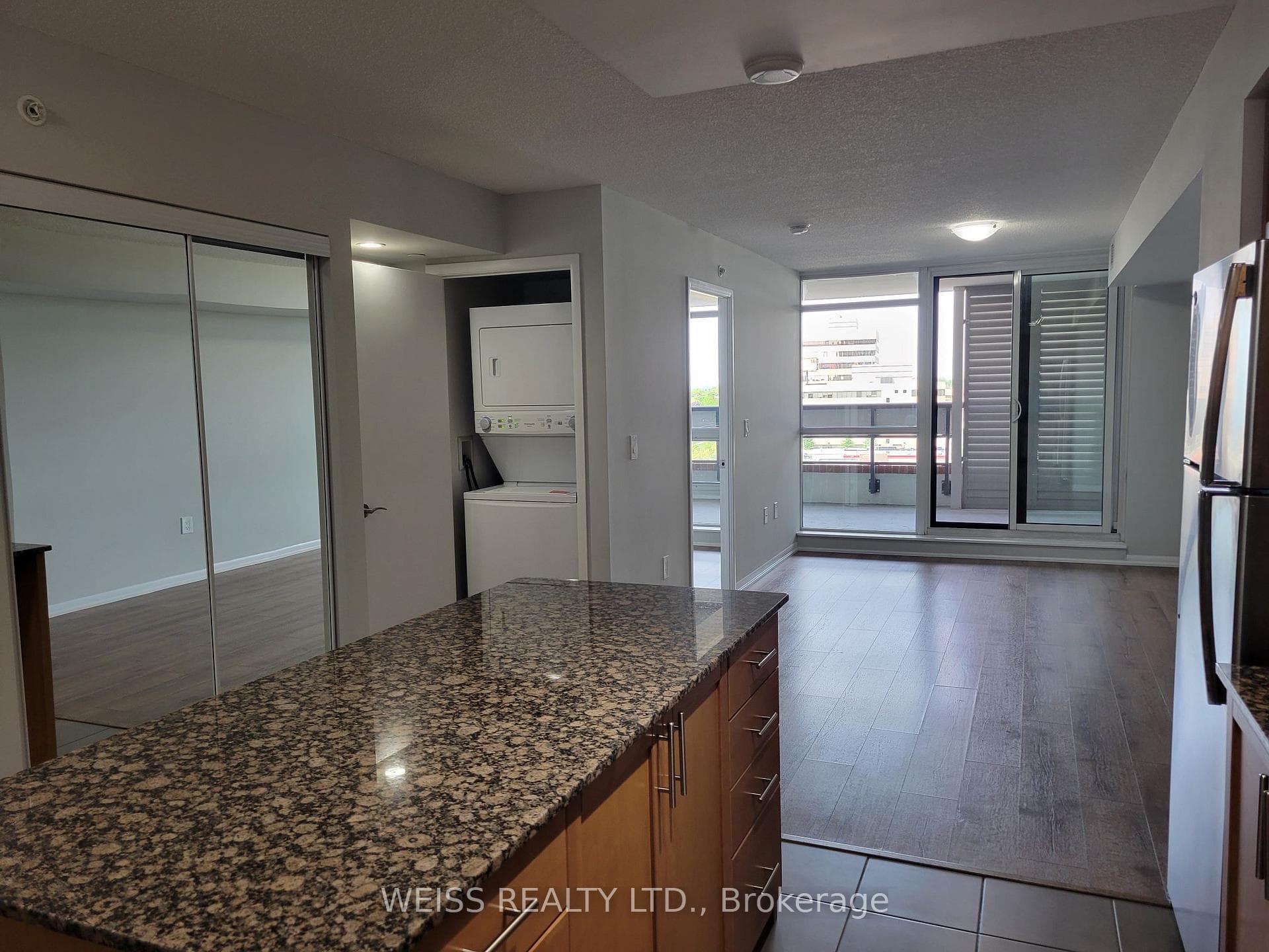 830 Lawrence Avenue Unit 502 photo 8
