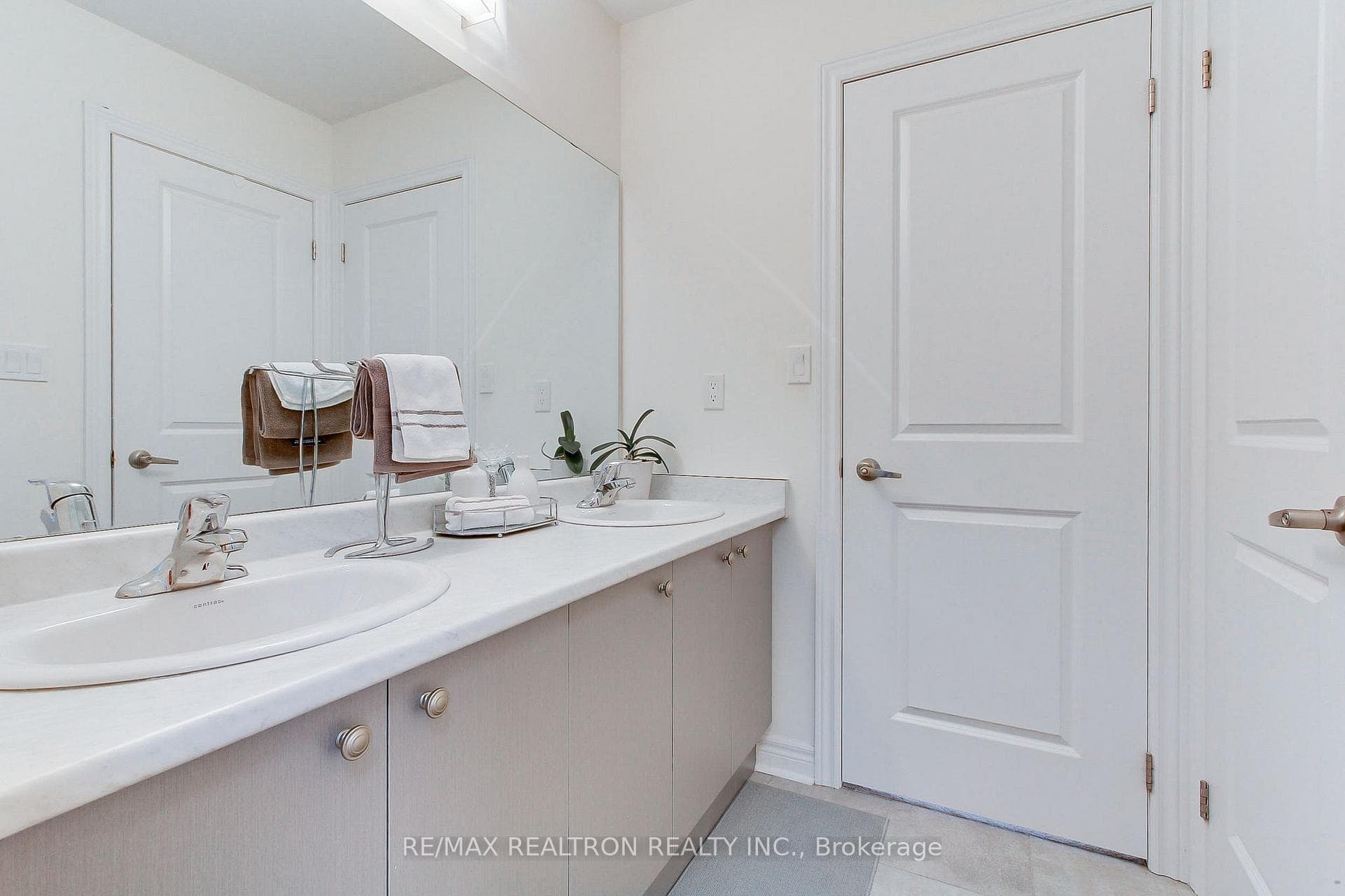 2236 Lozenby Street photo 39