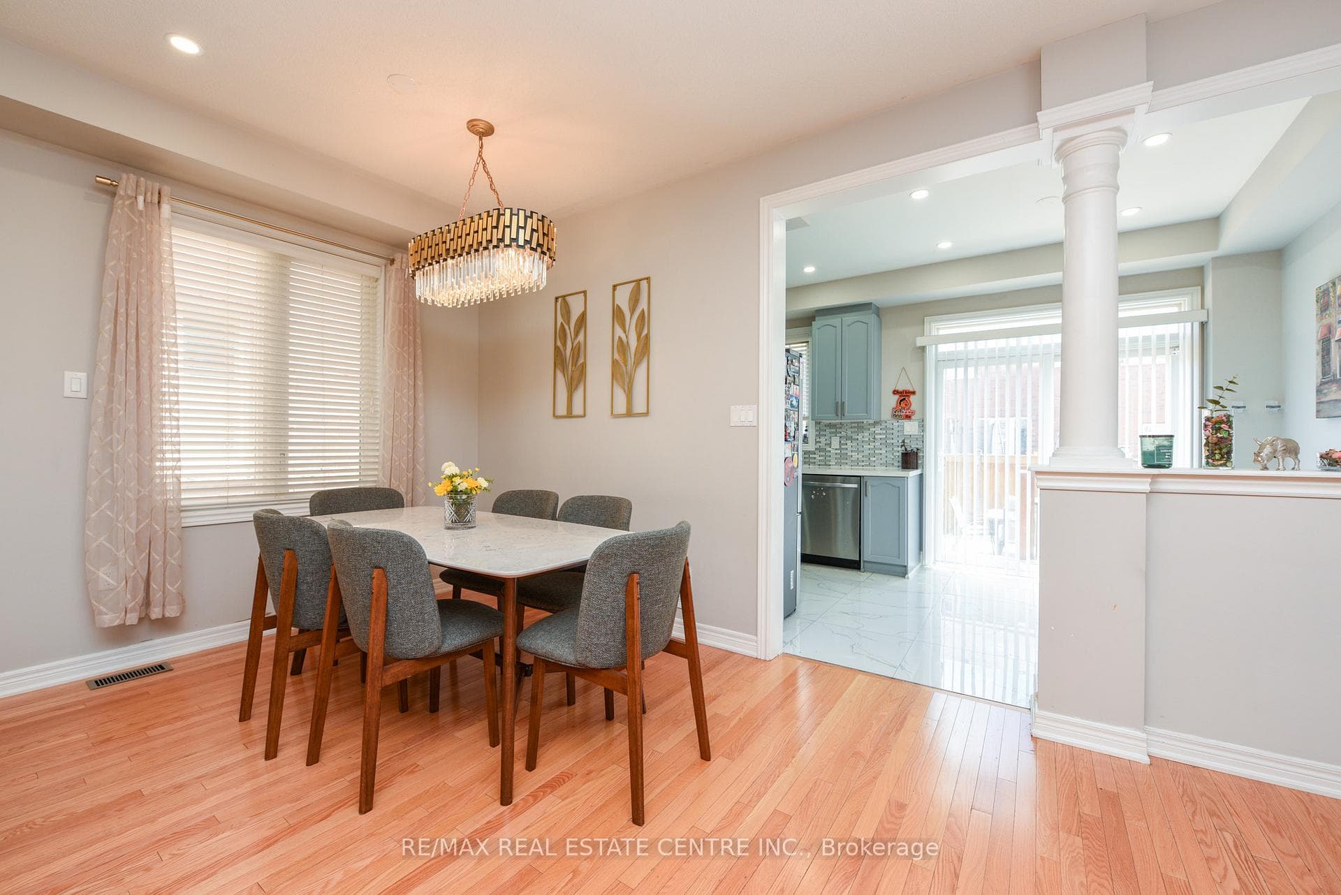 682 Megson Terrace photo 9