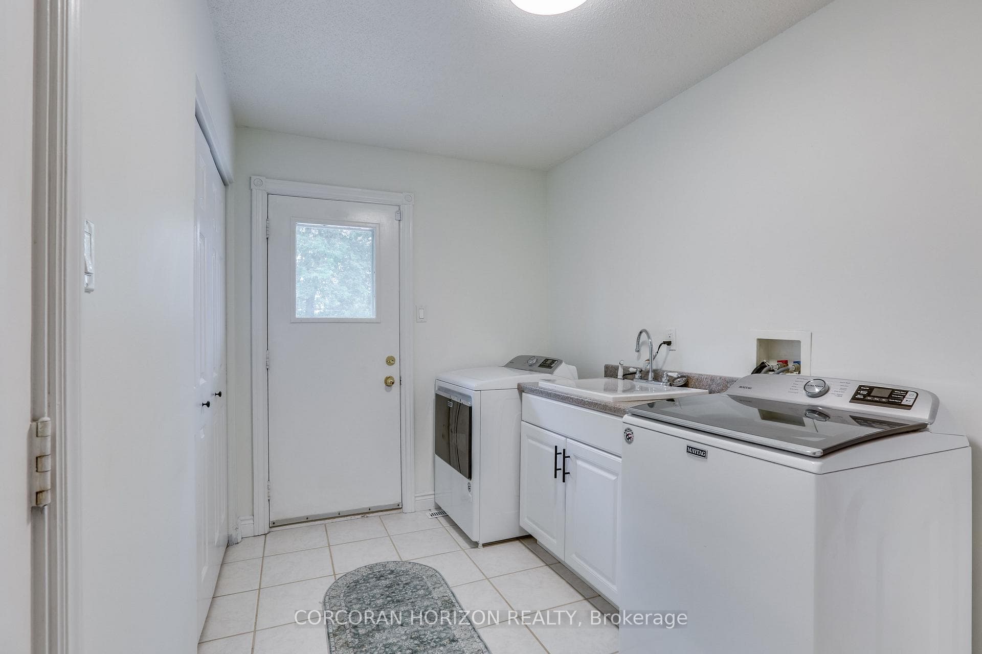 4542 Avenue Road photo 25