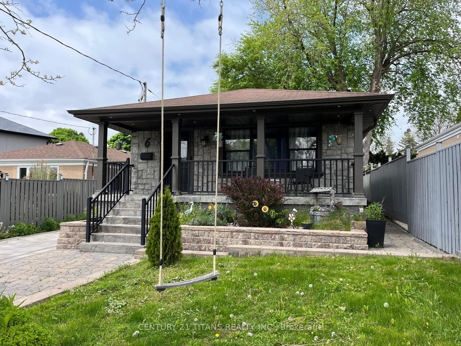 6 Anticosti Drive photo 2