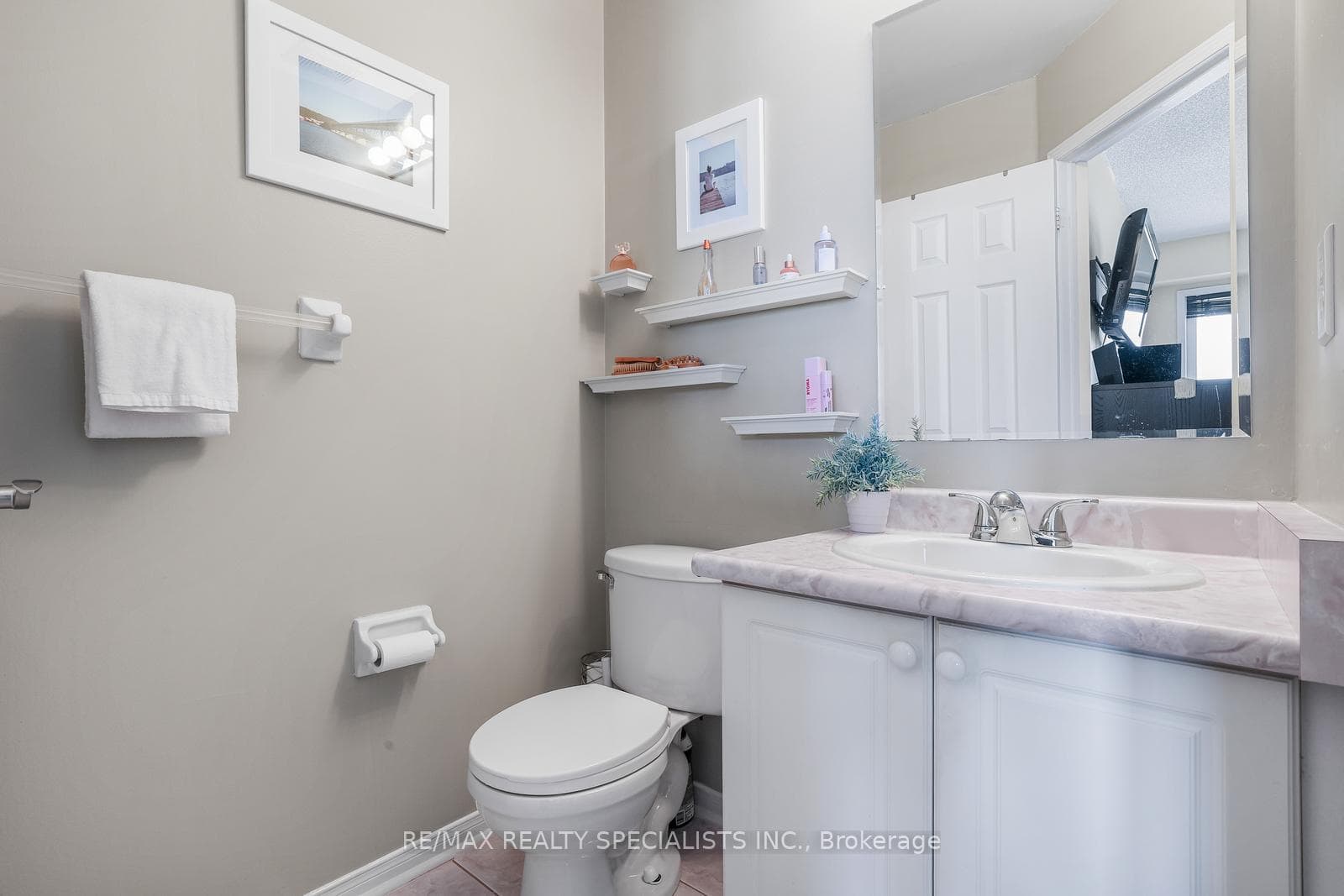 3370 Redpath Circle photo 21