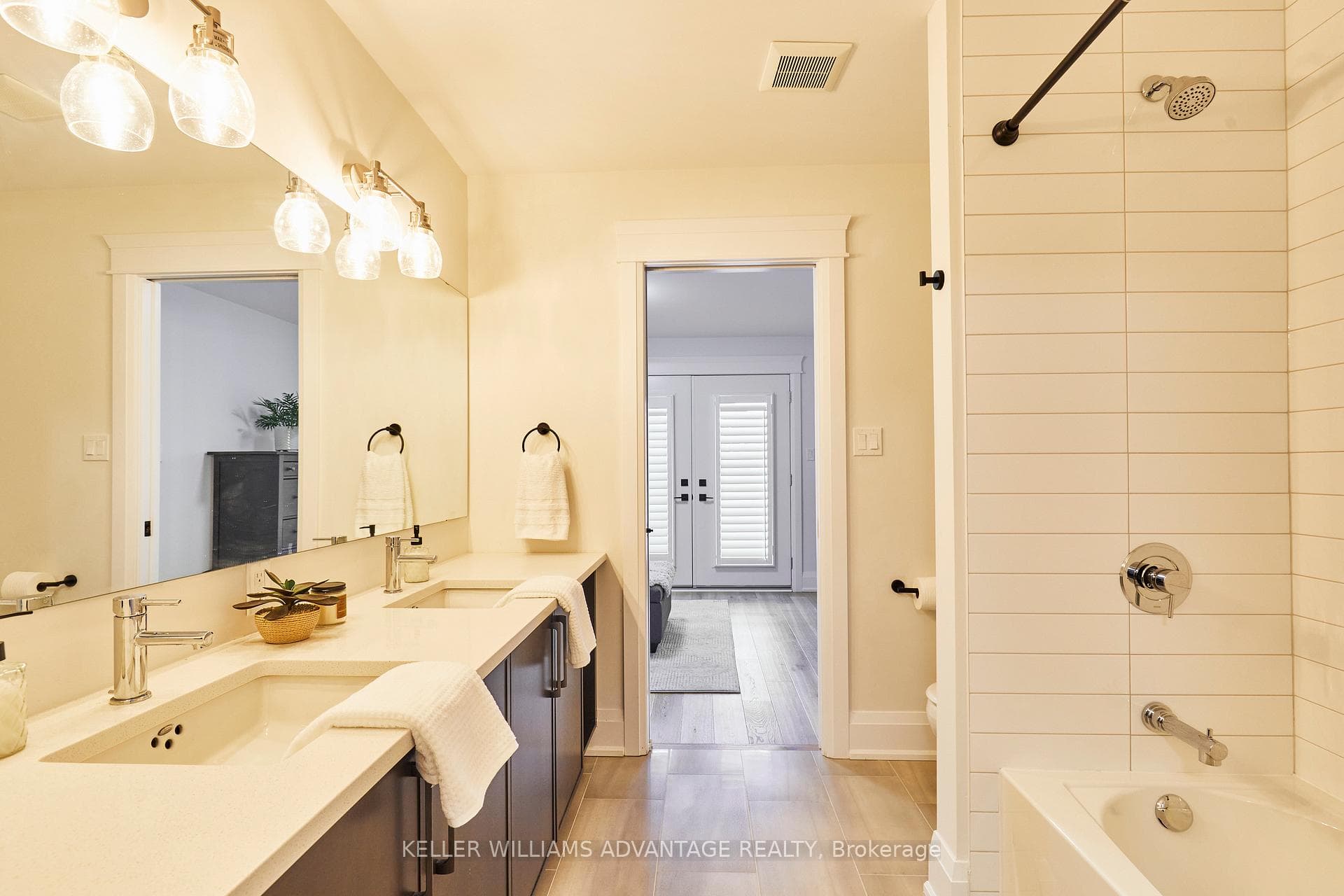 517 Clayton Avenue photo 38