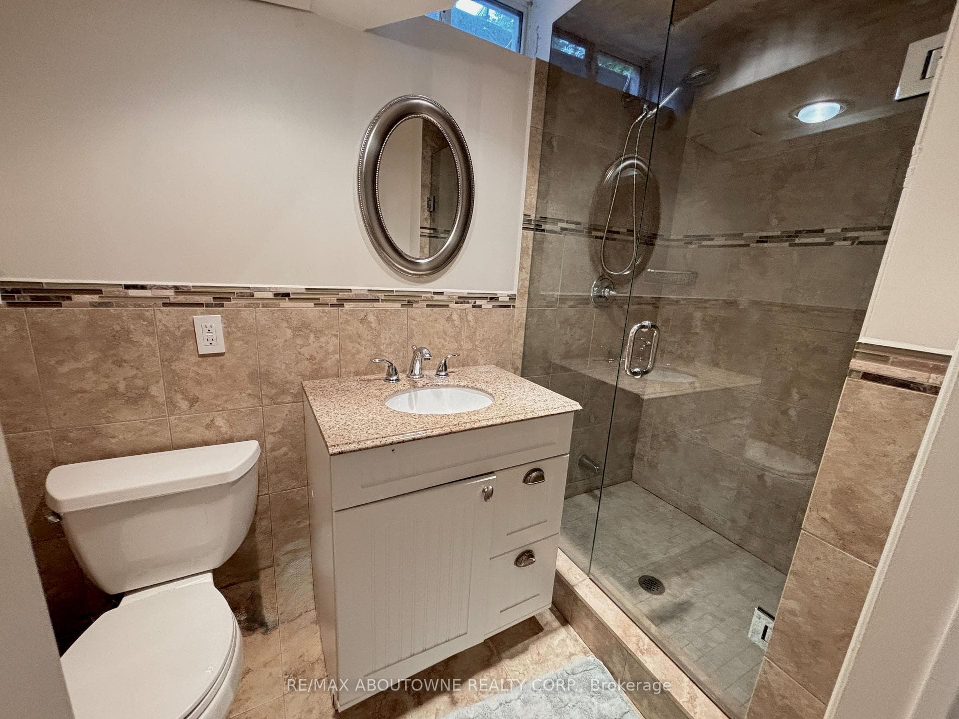 3072 Patrick Crescent photo 27